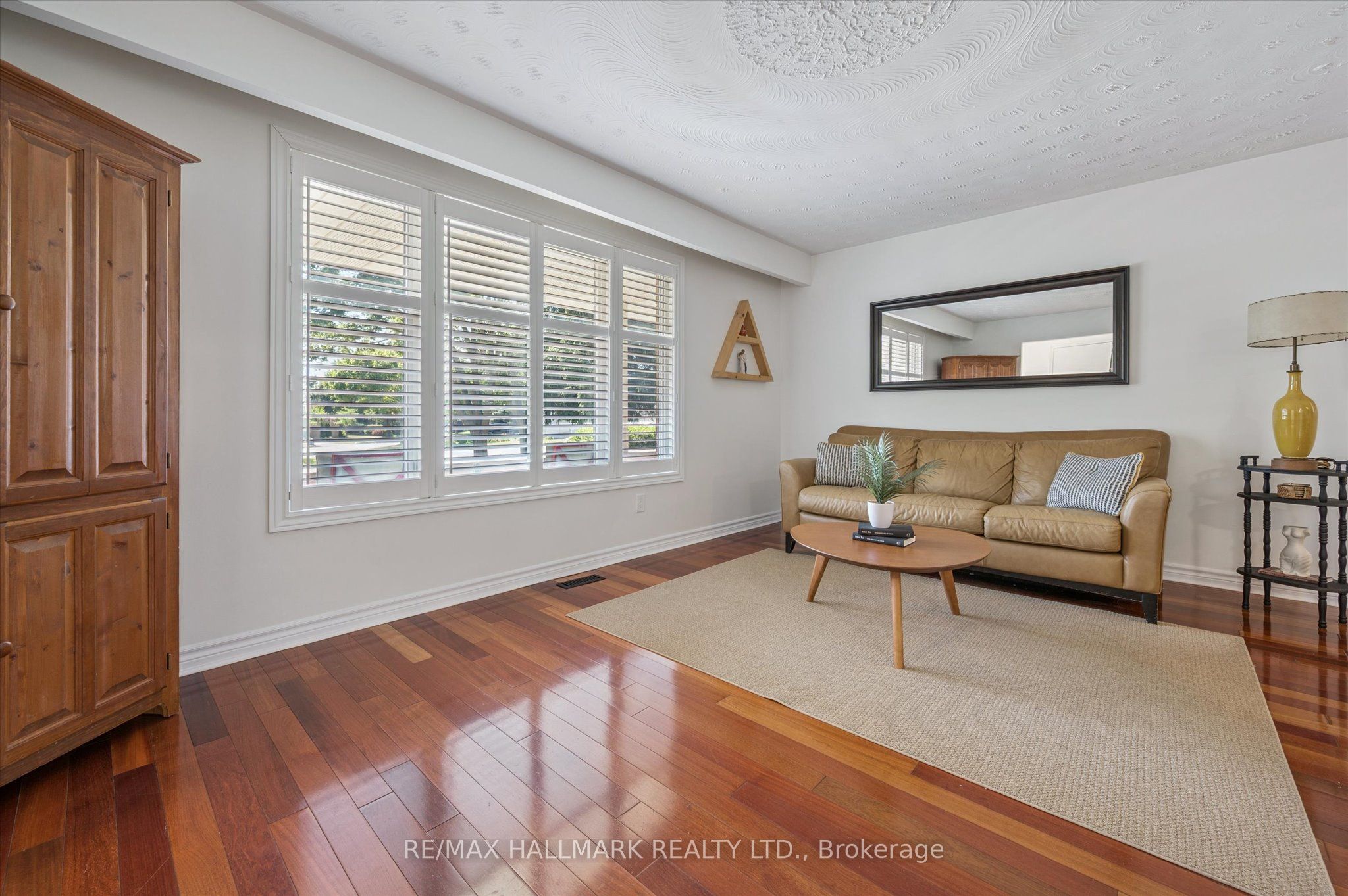 32 Warwick Court Property Photo 5