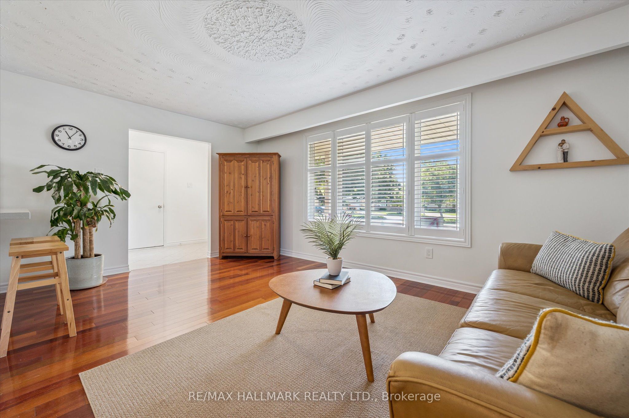 32 Warwick Court Property Photo 6