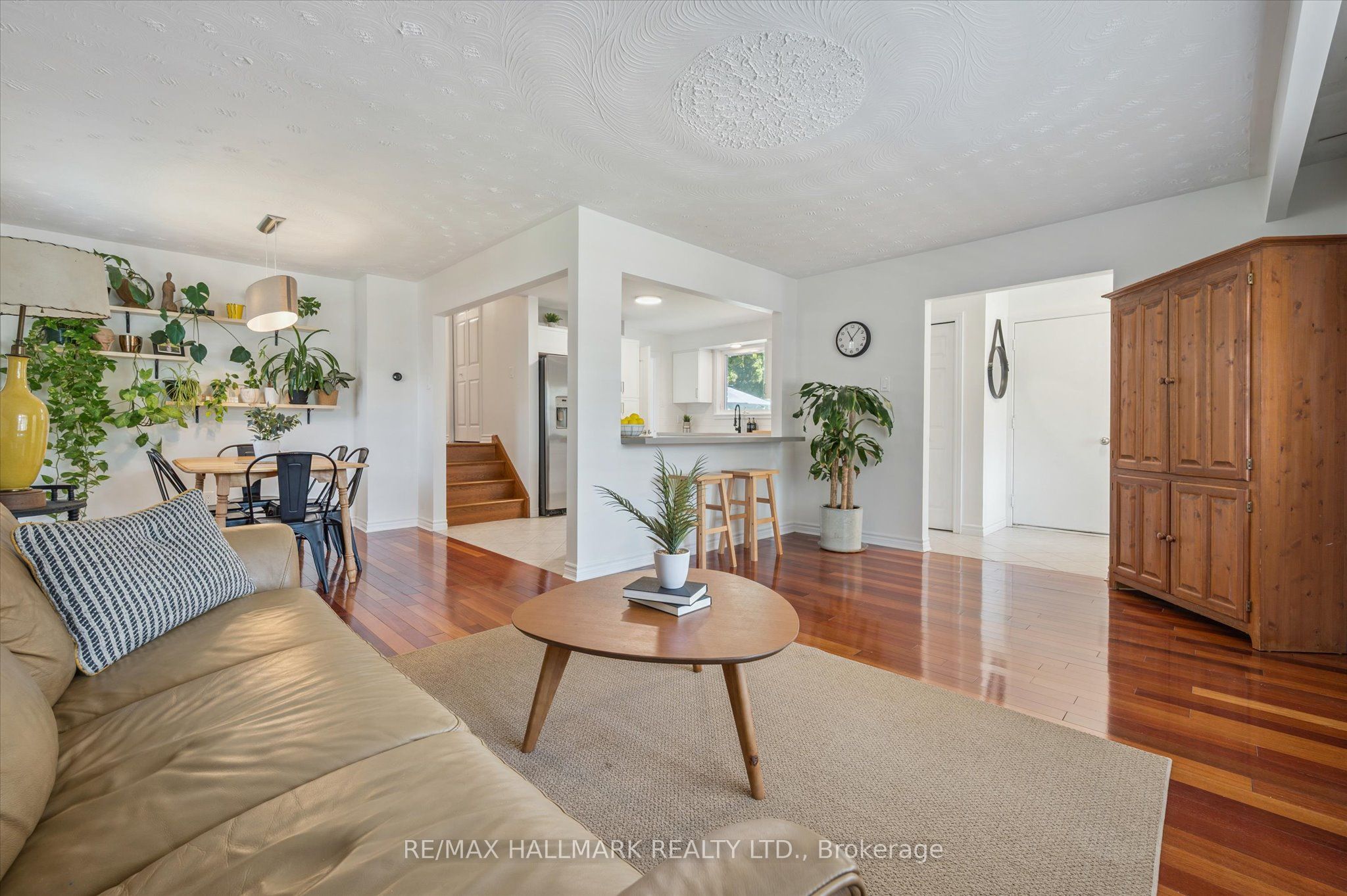 32 Warwick Court Property Photo 7
