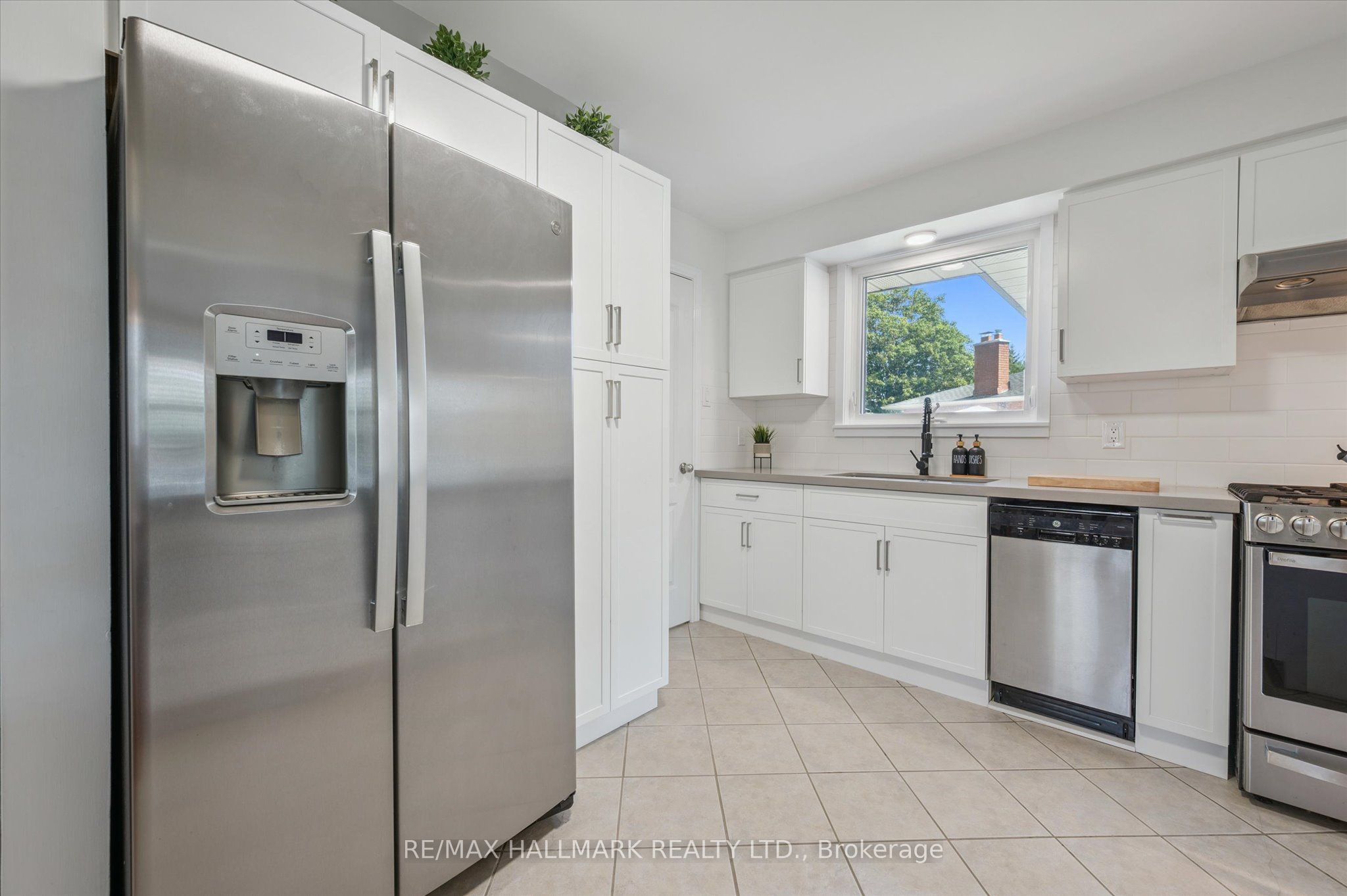 32 Warwick Court Property Photo 12