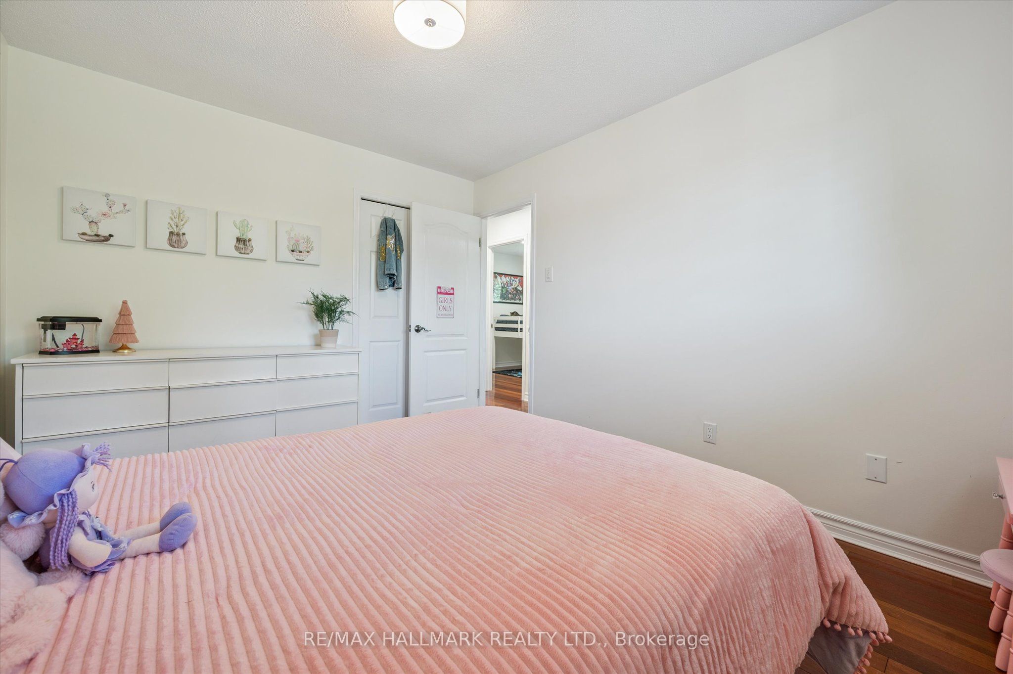 32 Warwick Court Property Photo 18
