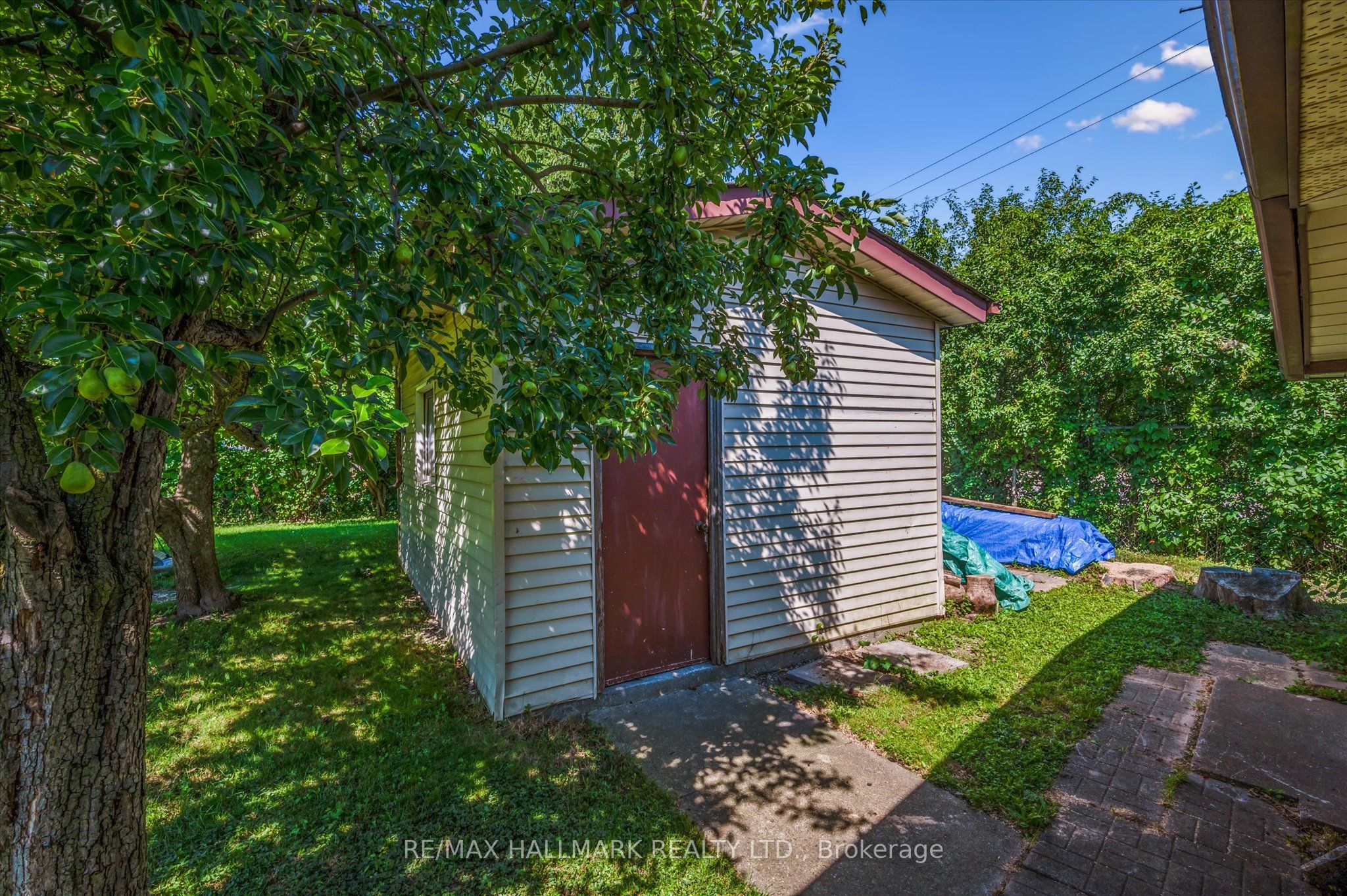 32 Warwick Court Property Photo 35