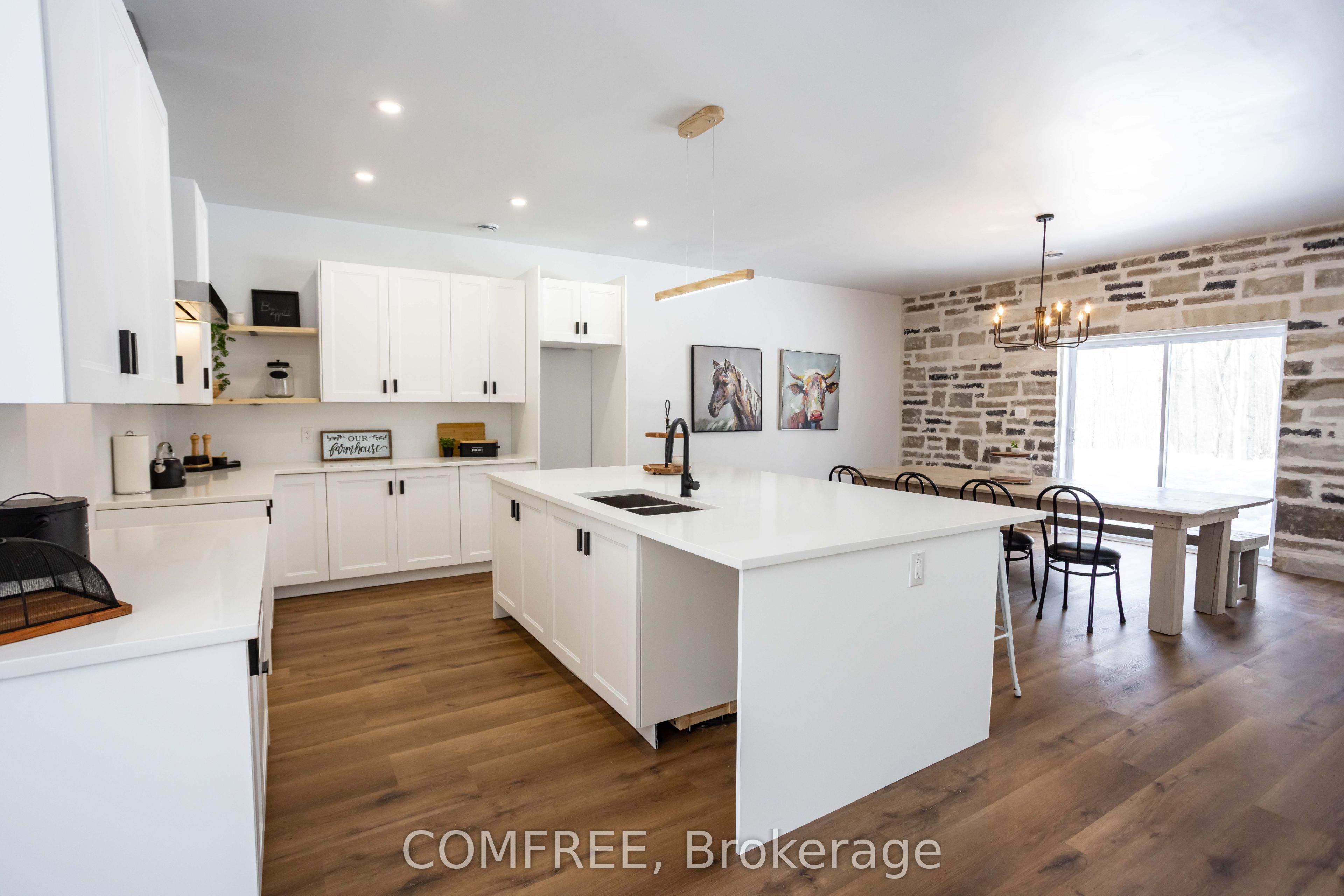 3244 Piche Road Property Photo 5