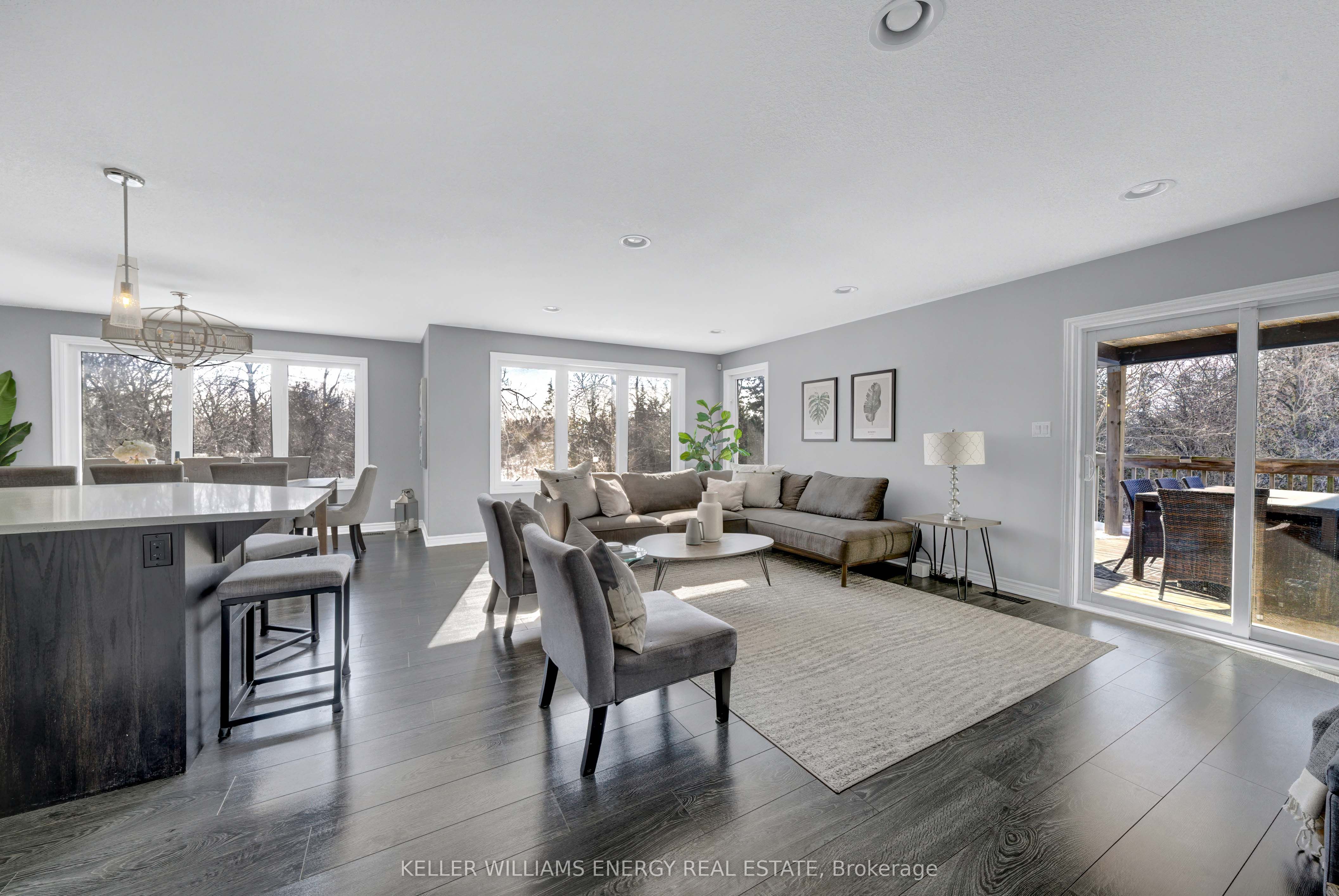 1687 Lakeside Drive Property Photo 10