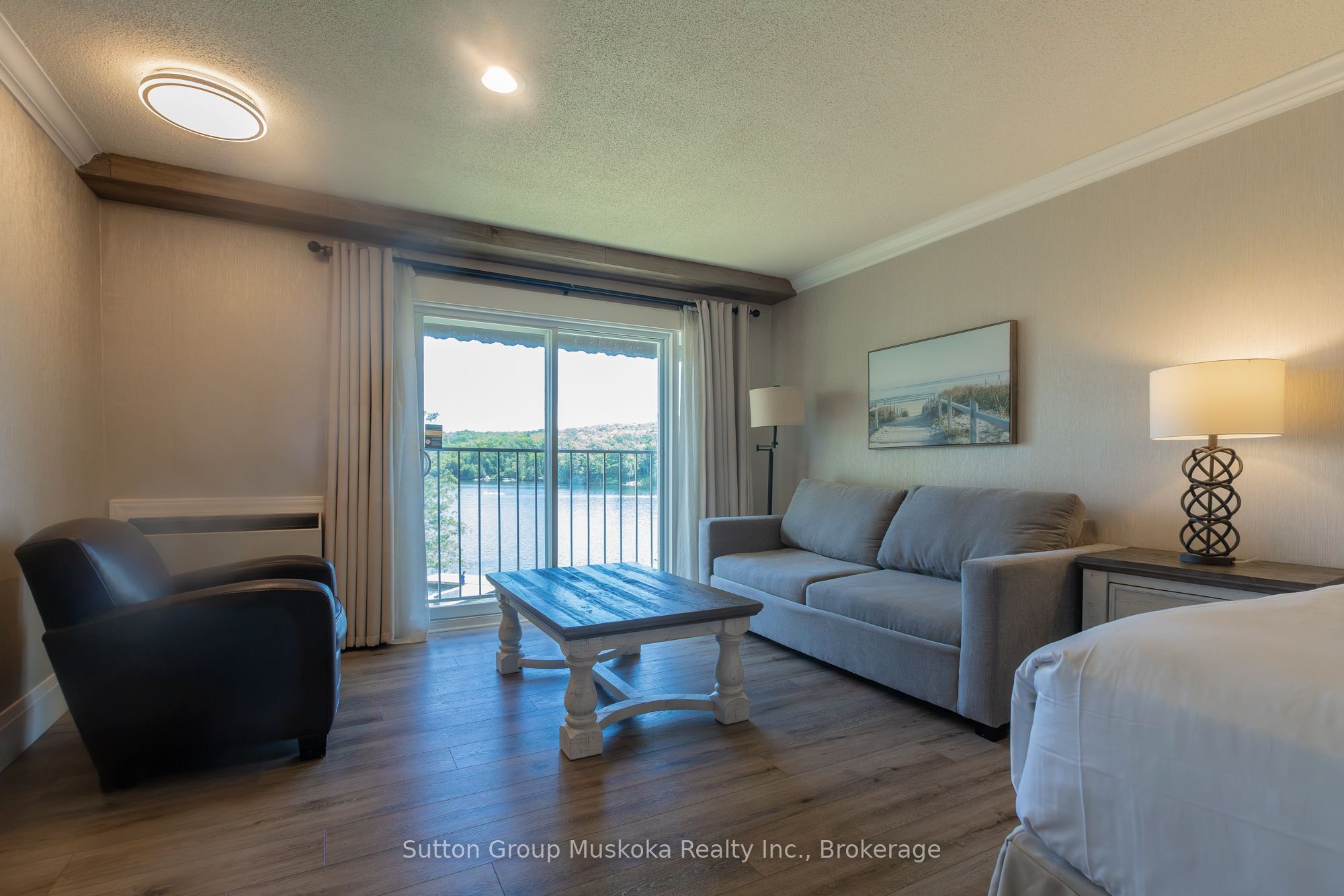 302 Bayshore - Deerhurst Drive 302 Property Photo 6