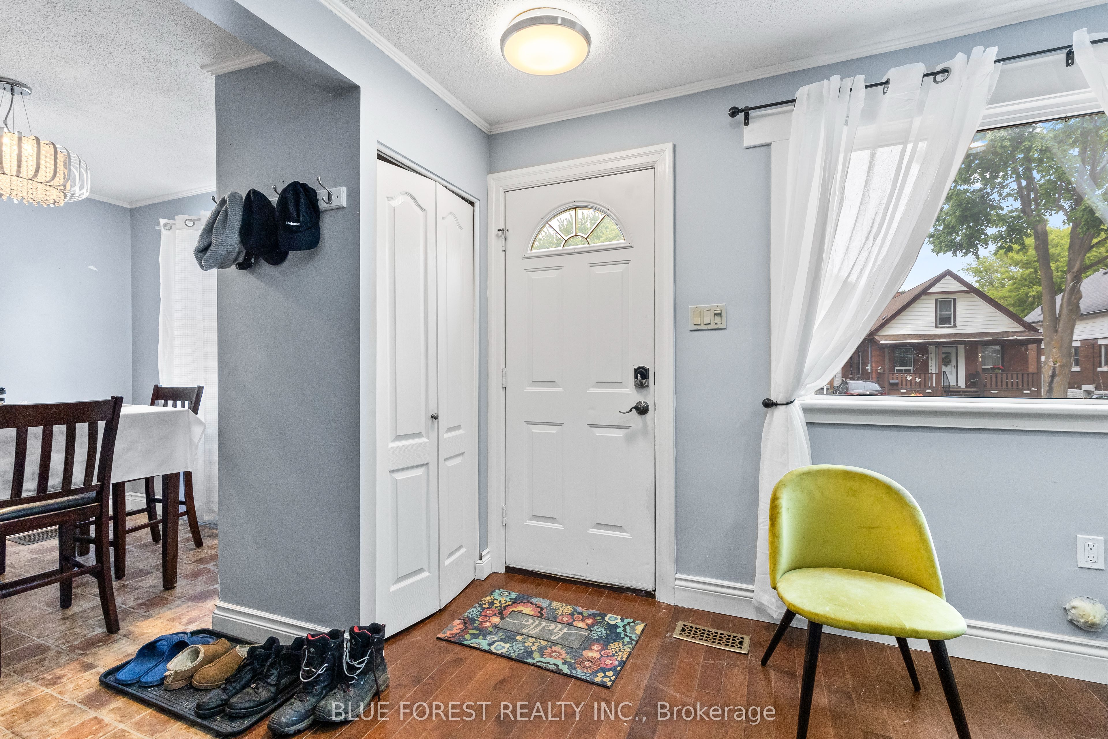 69 Connaught Avenue Property Photo 3