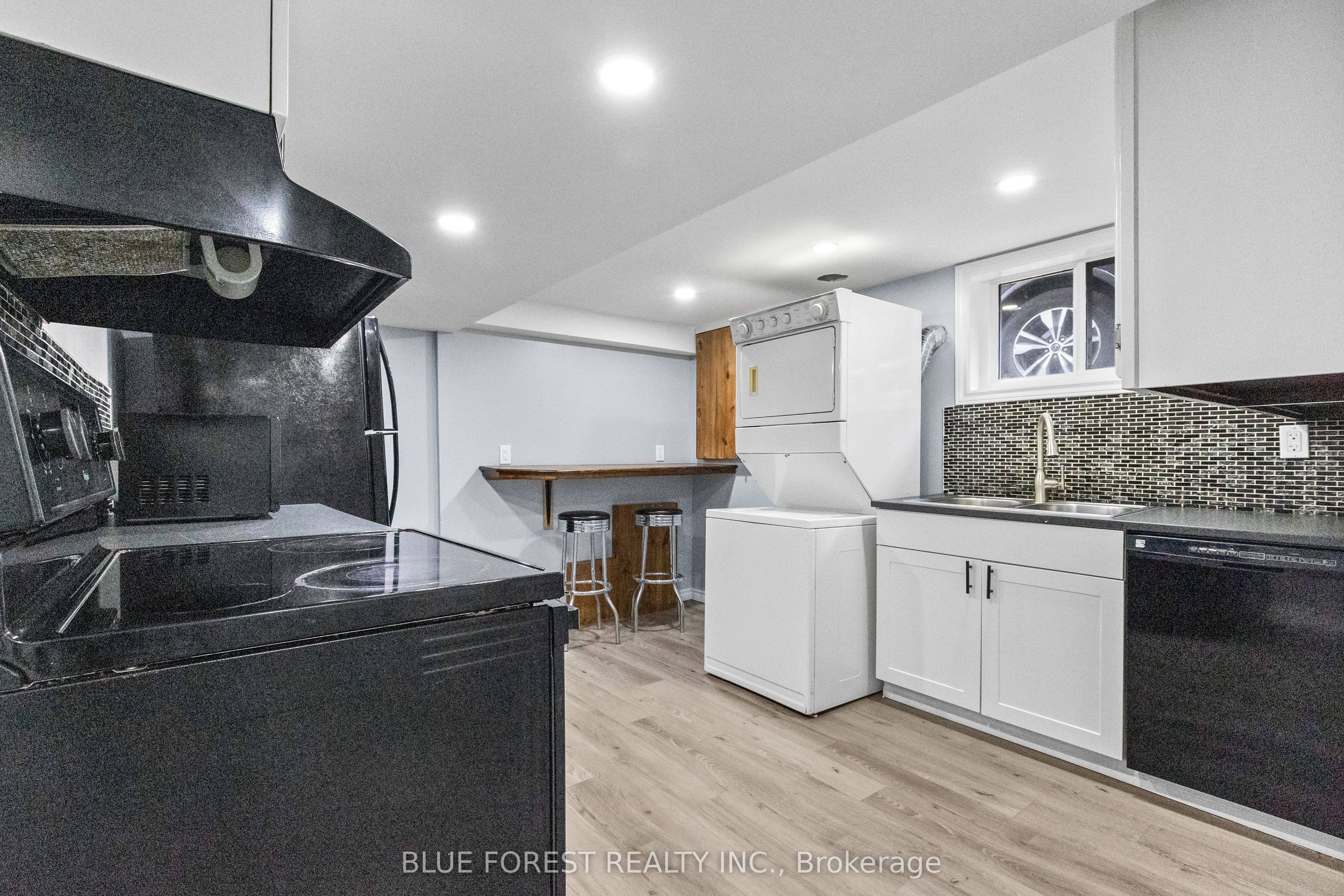 69 Connaught Avenue Property Photo 27