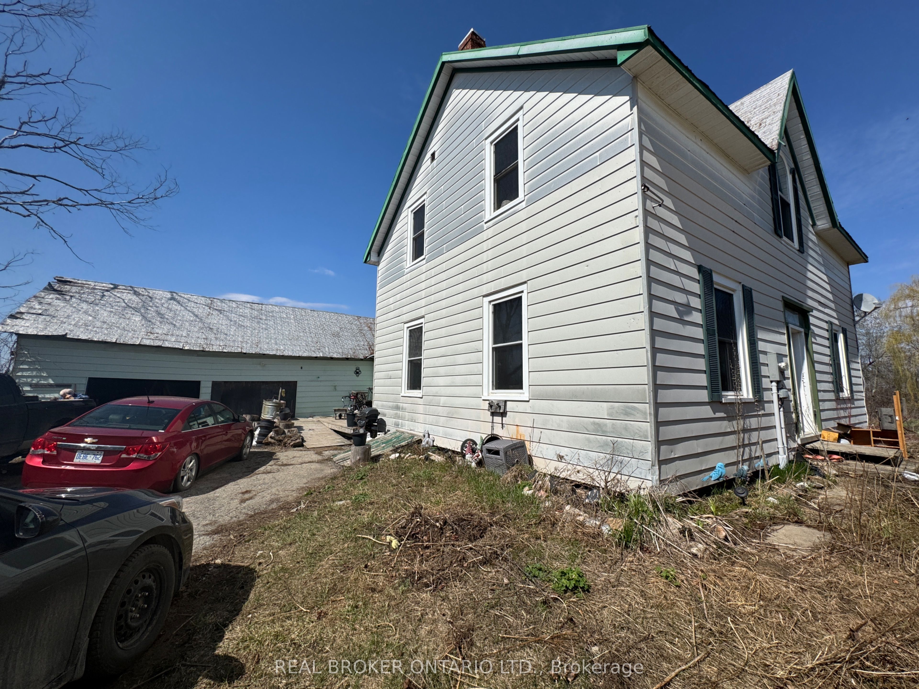 888 Townline Road Property Photo 4