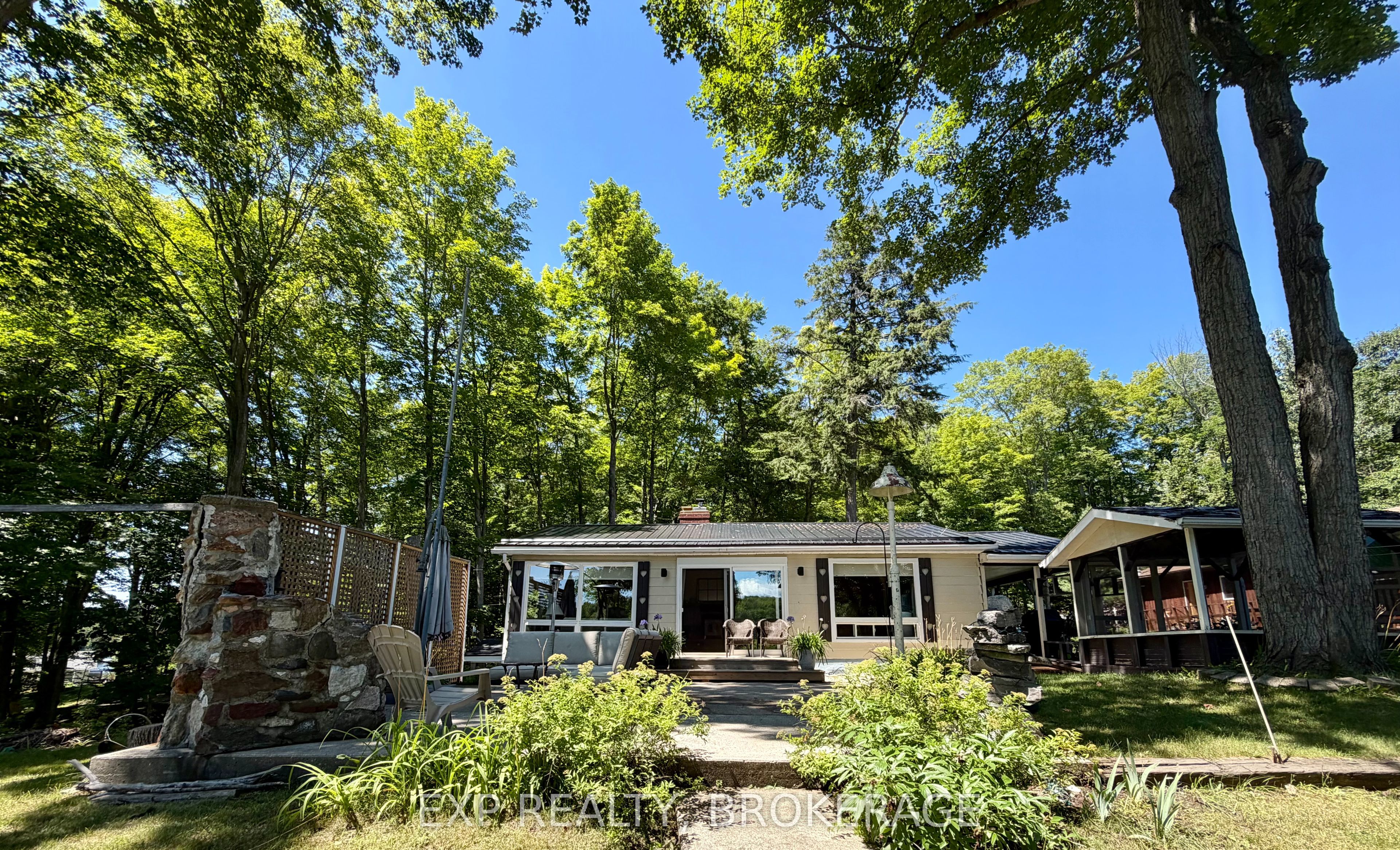 2107 Hambly Lane Property Photo 4