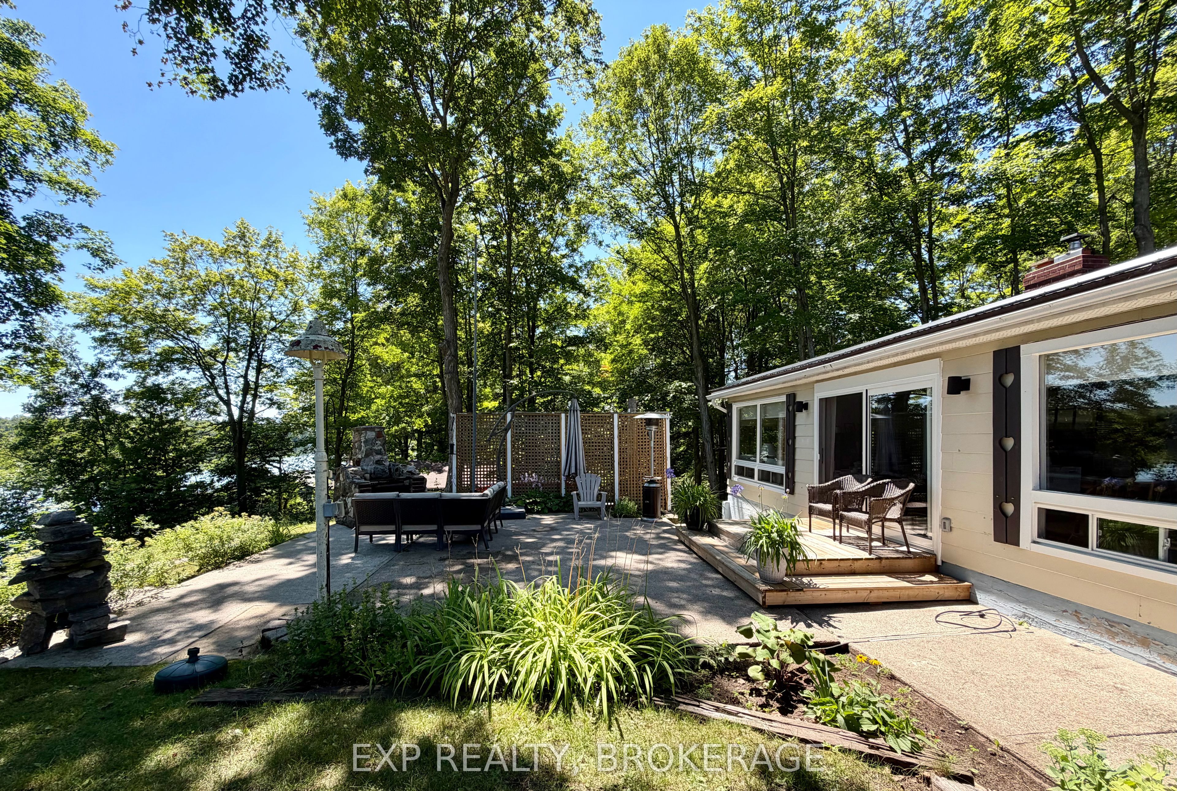 2107 Hambly Lane Property Photo 6