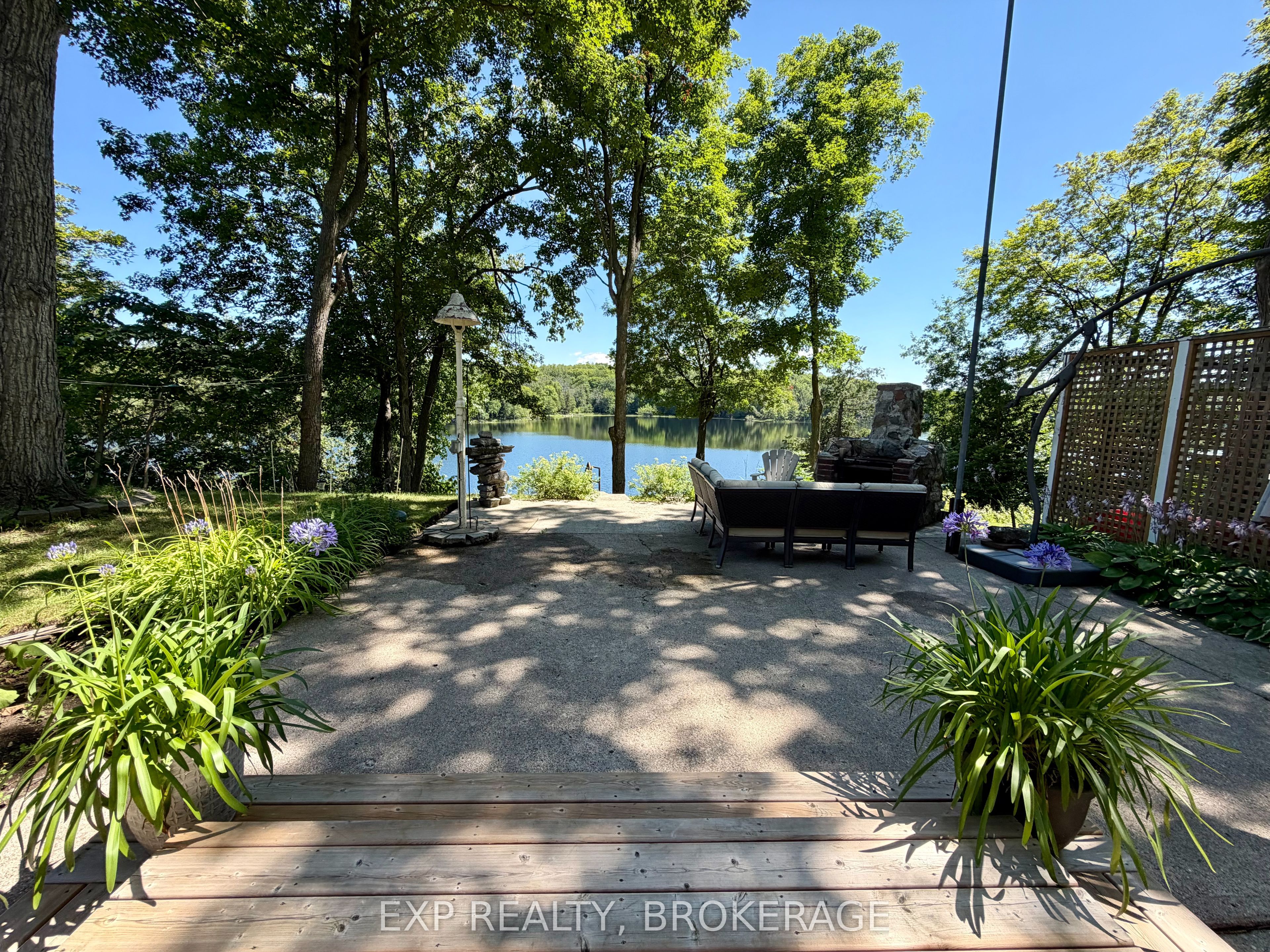 2107 Hambly Lane Property Photo 8
