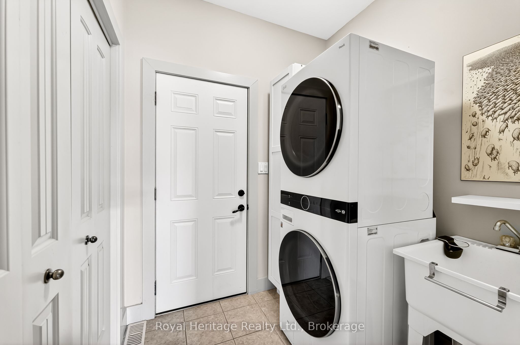 32 Edgewater Drive Property Photo 16