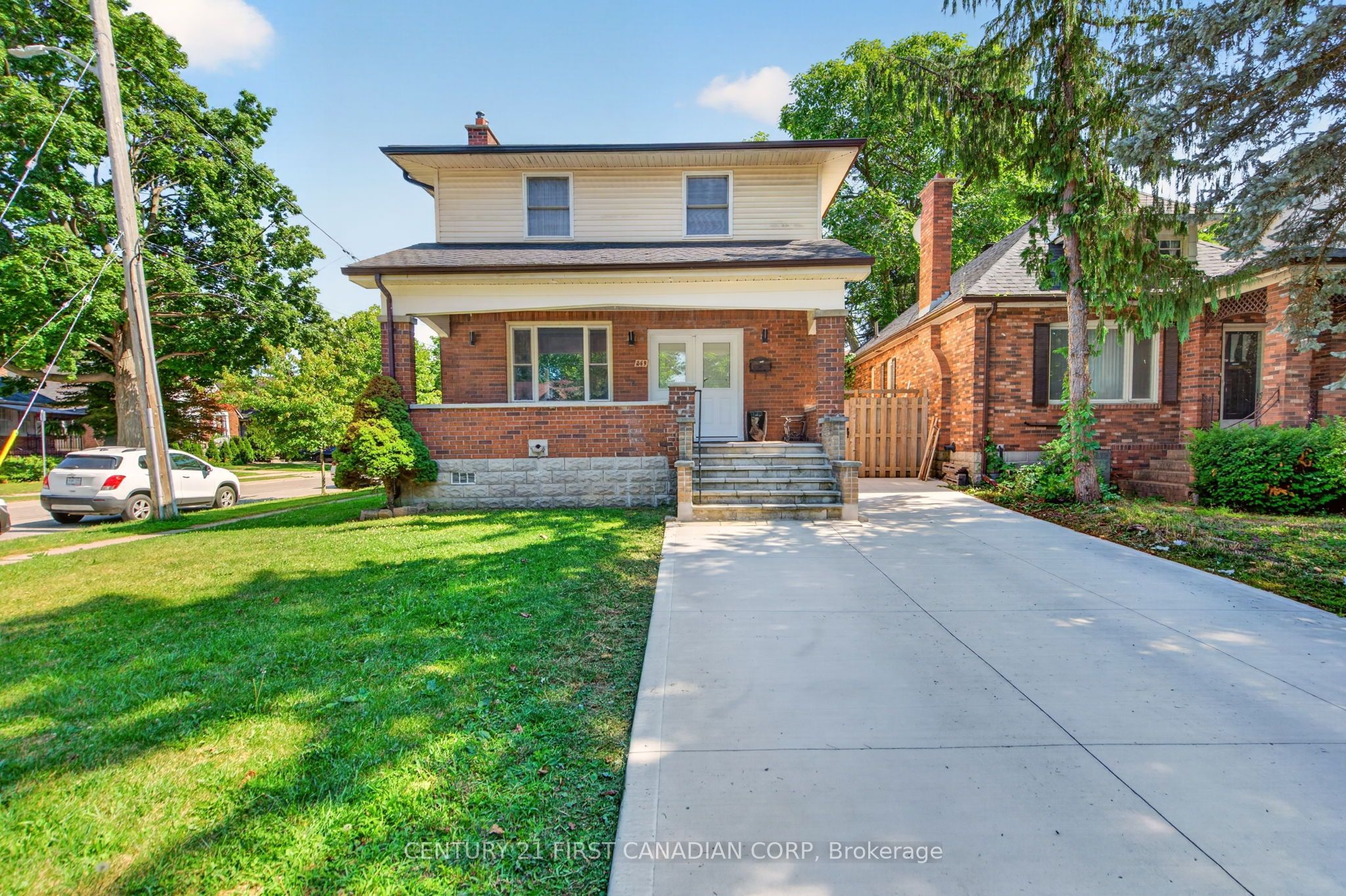 569 Cheapside Street Property Photo 2