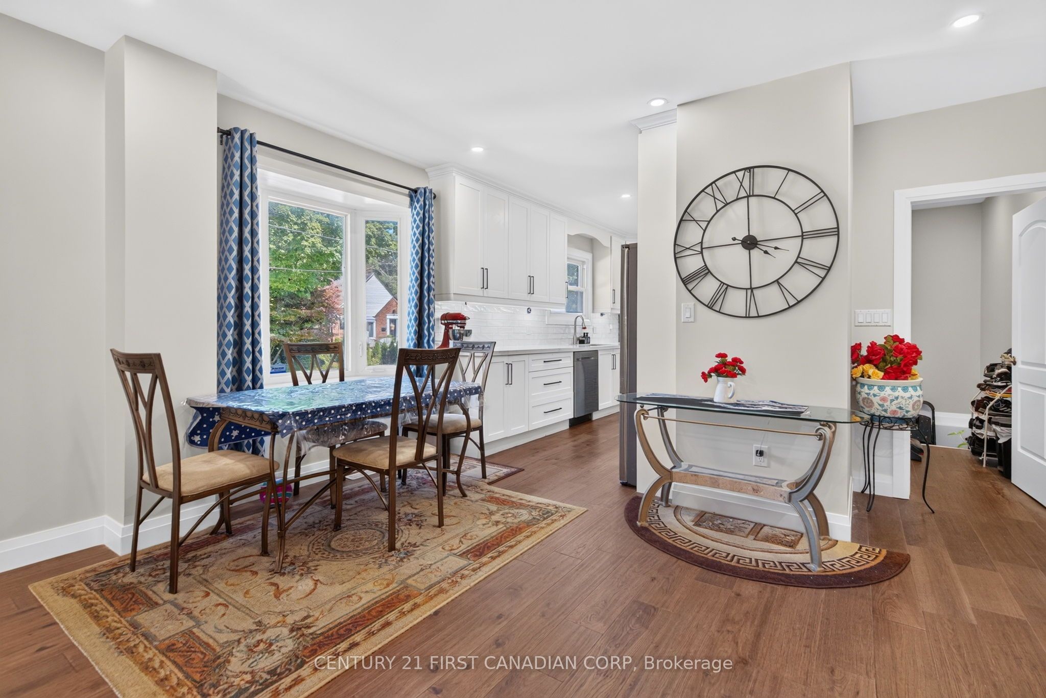 569 Cheapside Street Property Photo 4