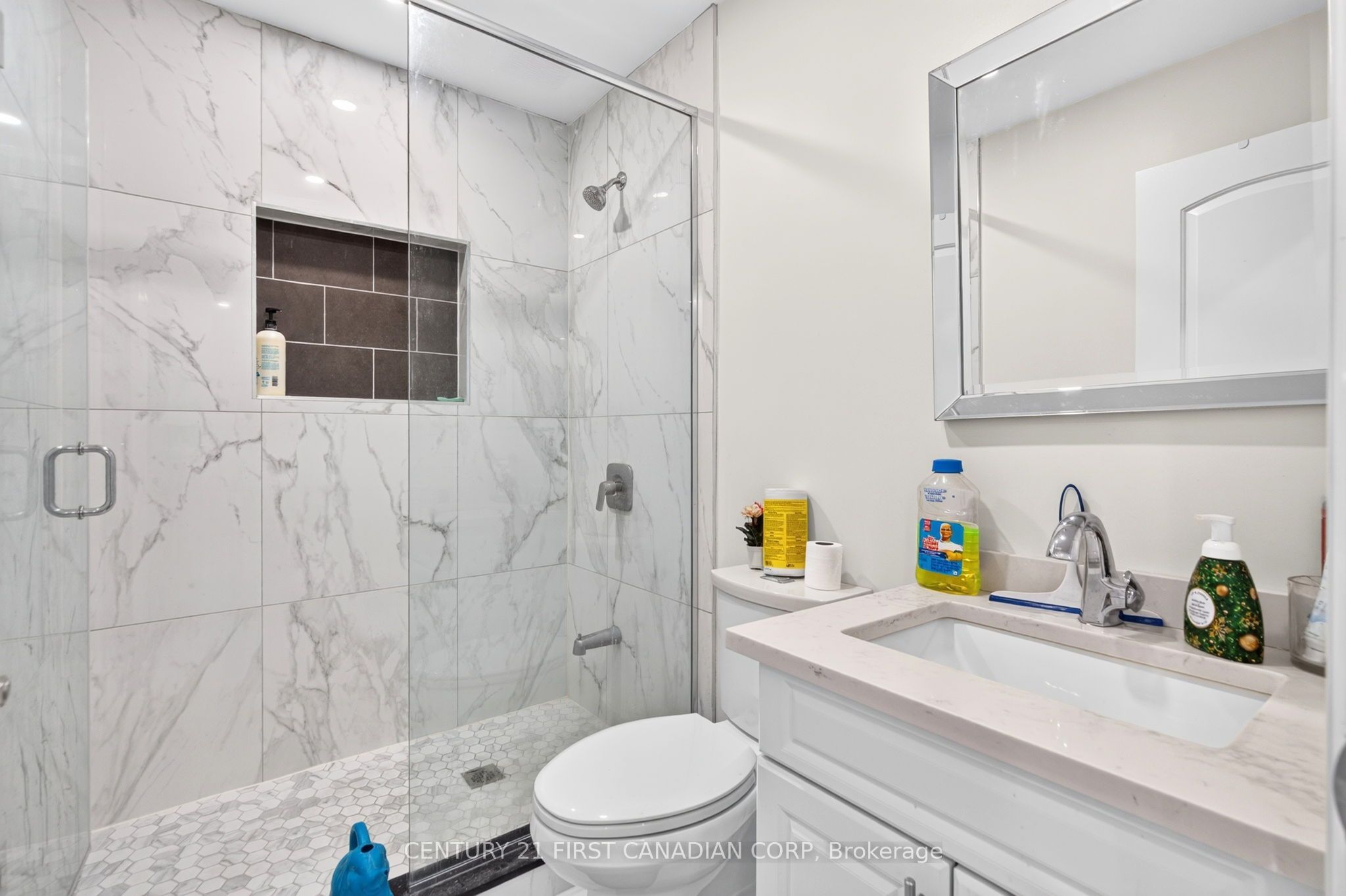 569 Cheapside Street Property Photo 8