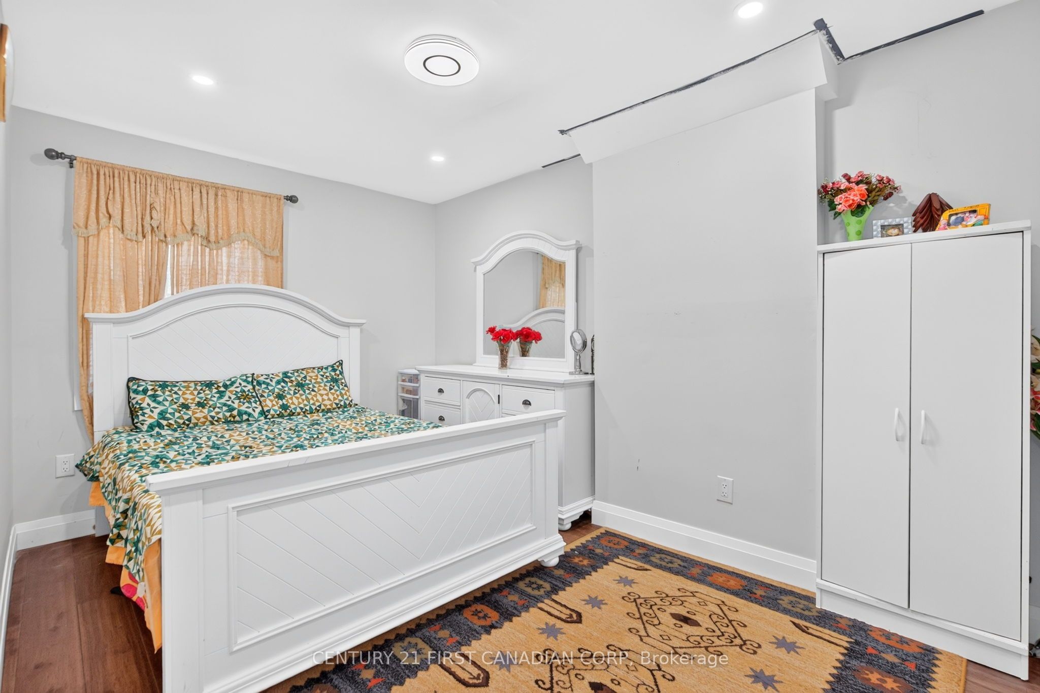 569 Cheapside Street Property Photo 10