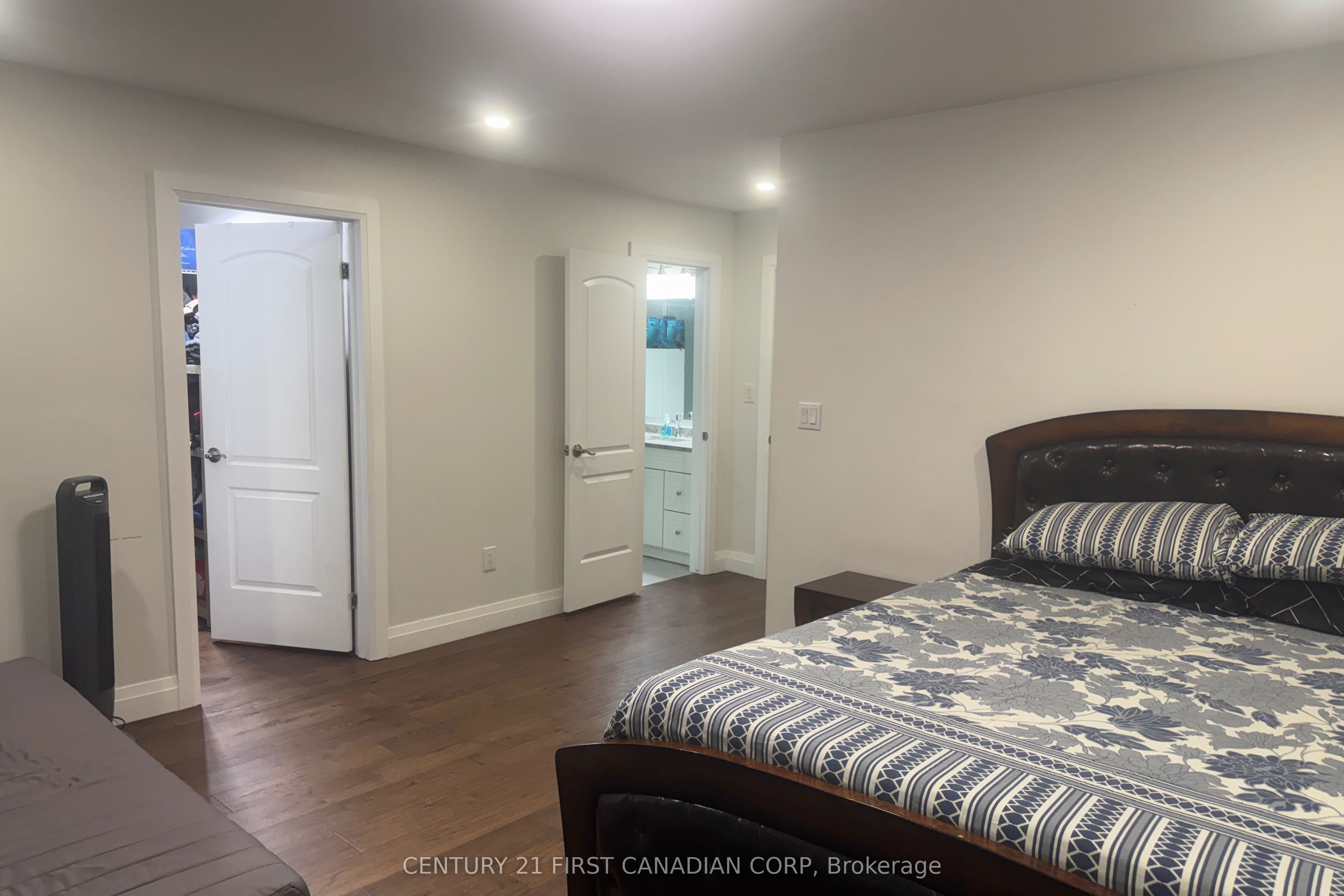 569 Cheapside Street Property Photo 12