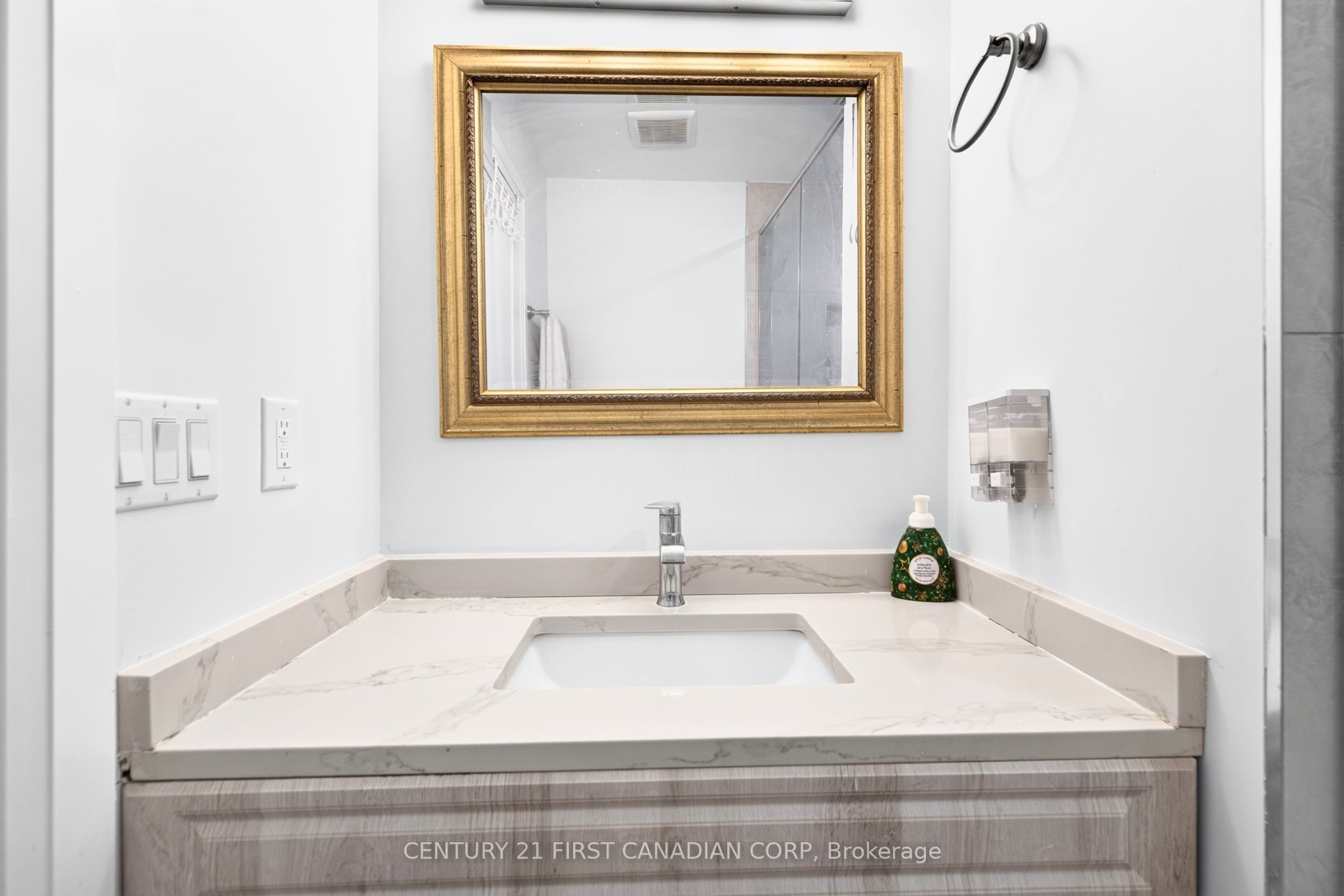 569 Cheapside Street Property Photo 16