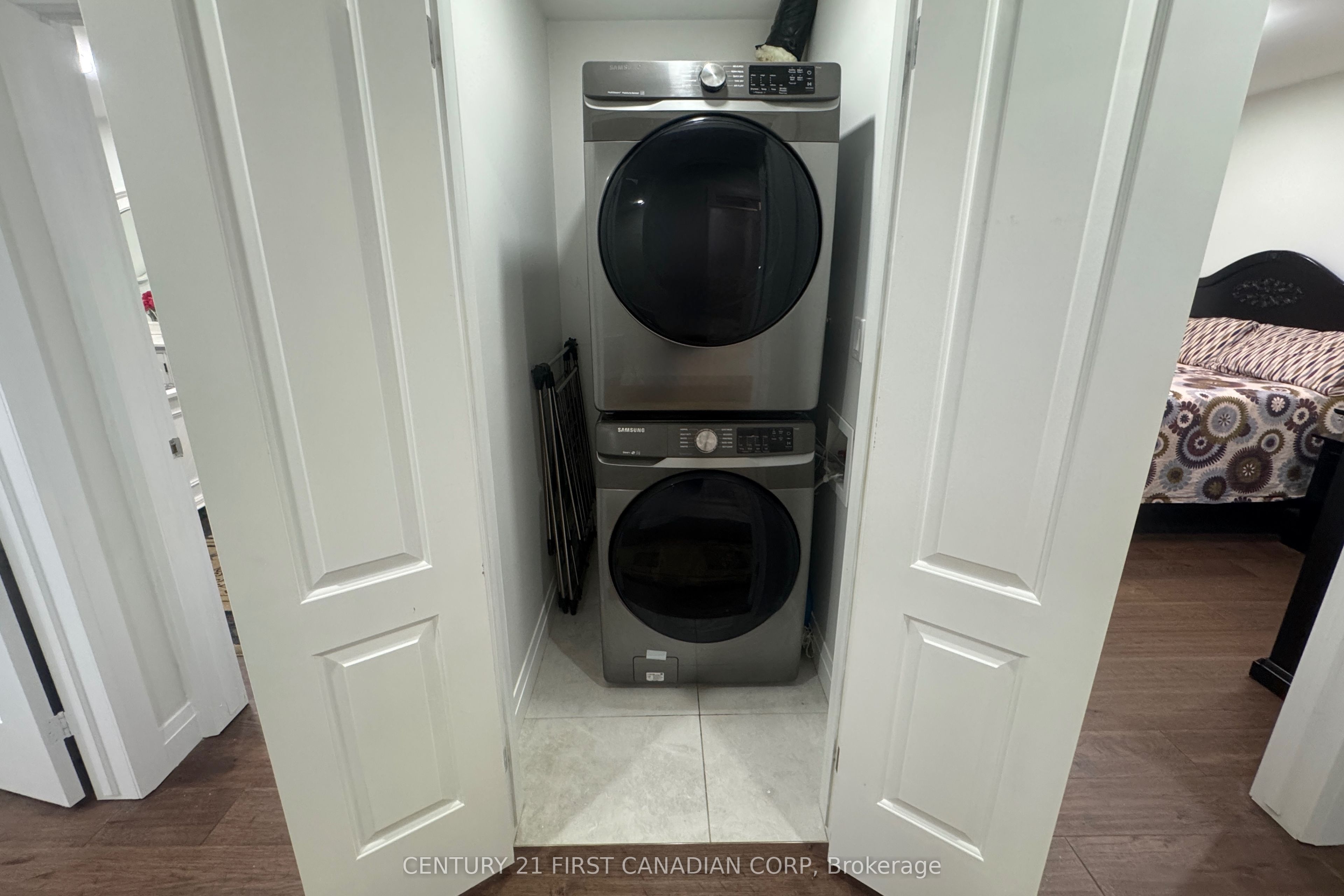 569 Cheapside Street Property Photo 18
