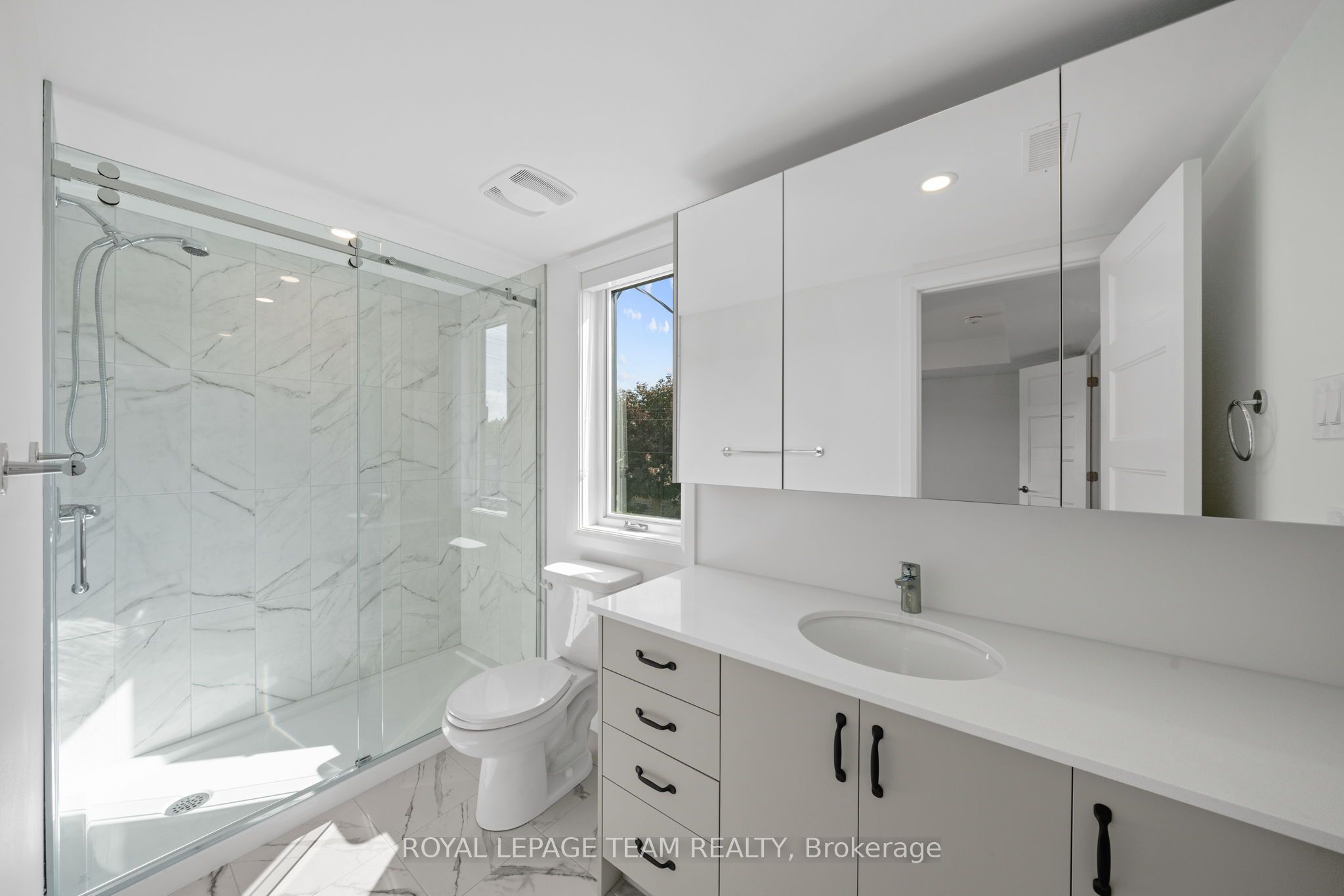 1231 Shillington Avenue Upper Property Photo 21