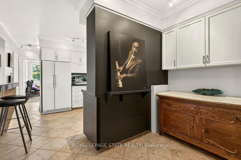 9 Grant Boulevard 602 Property Photo 8