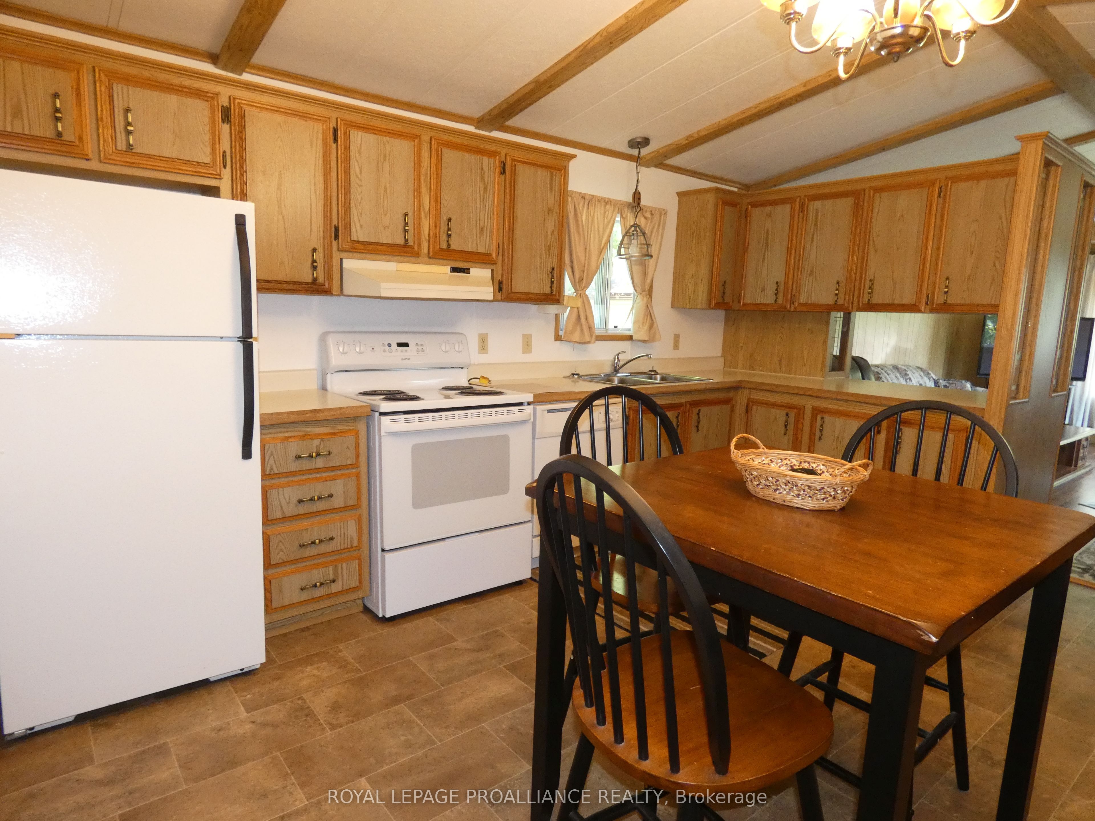2-1645 County 42 Road Property Photo 7