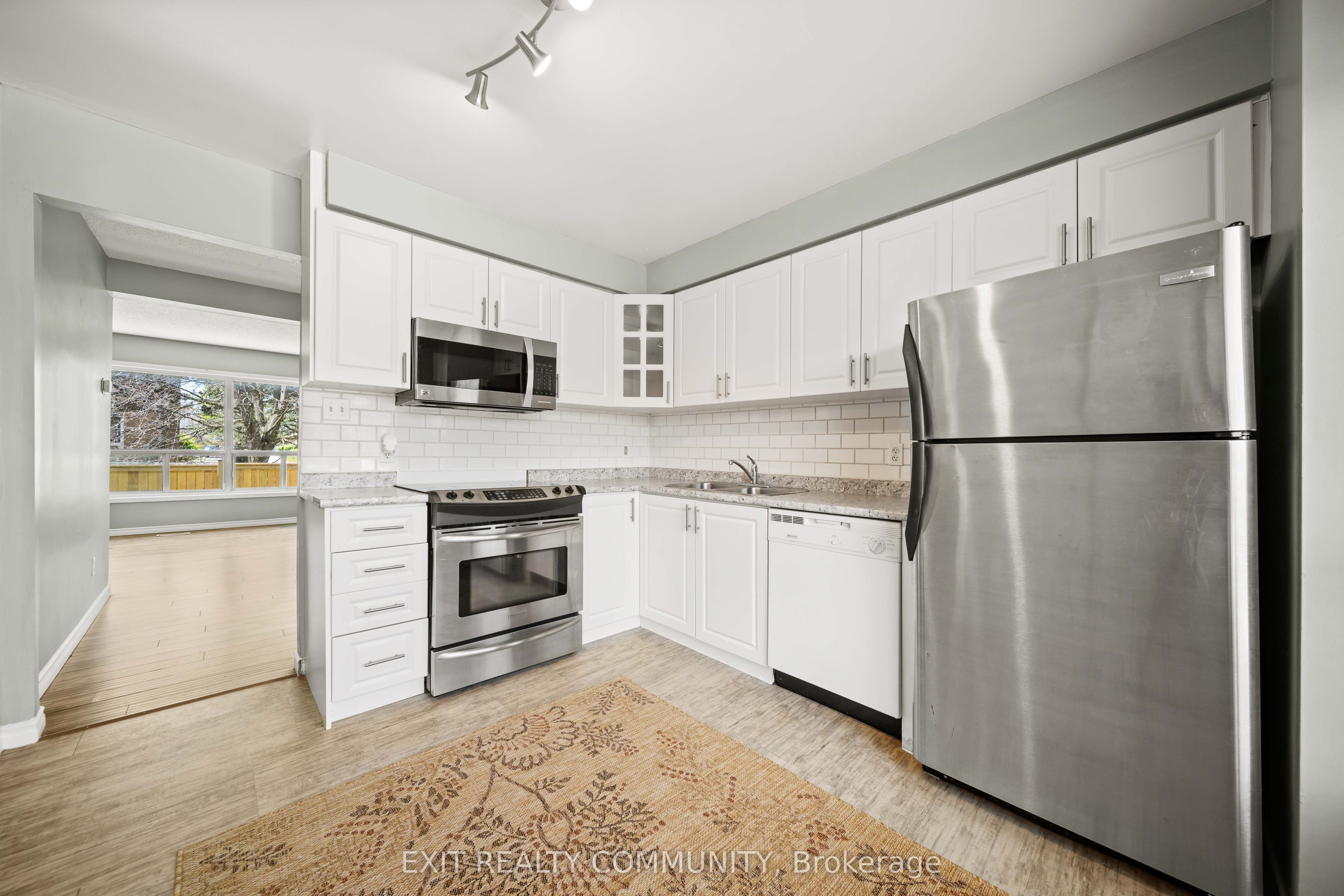 595 Third Street 32 Property Photo 3