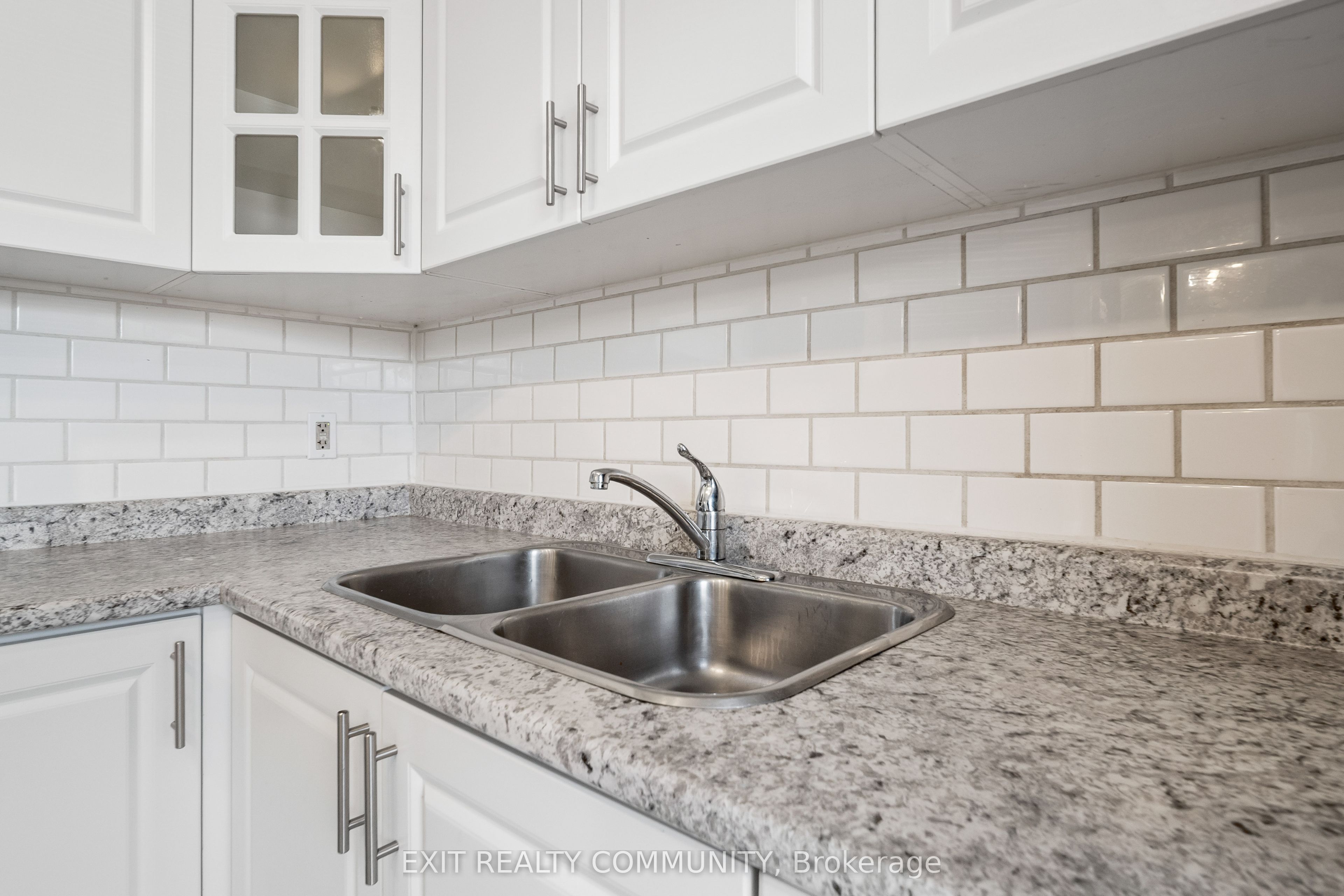 595 Third Street 32 Property Photo 4