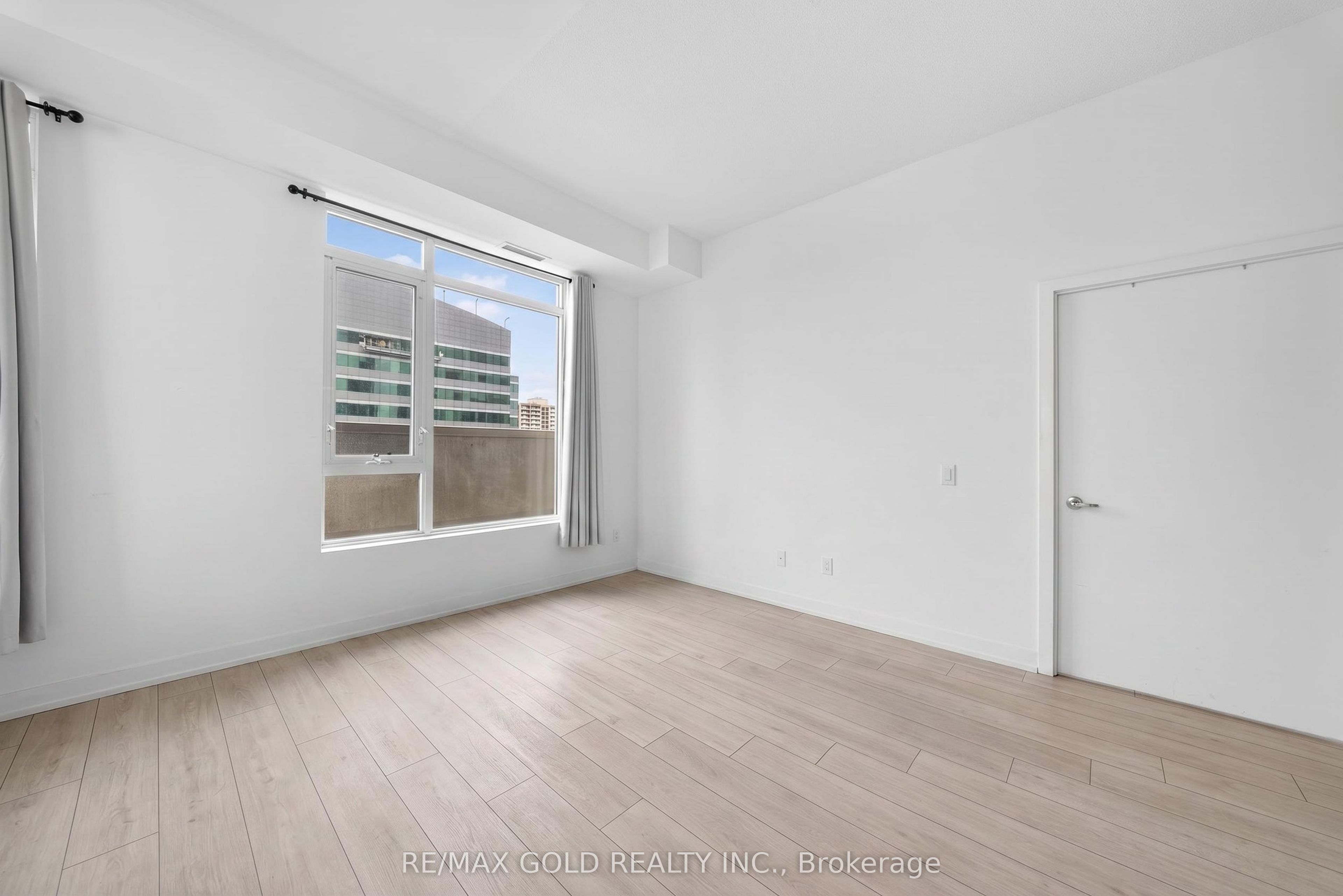 55 Duke Street W 508 Property Photo 15