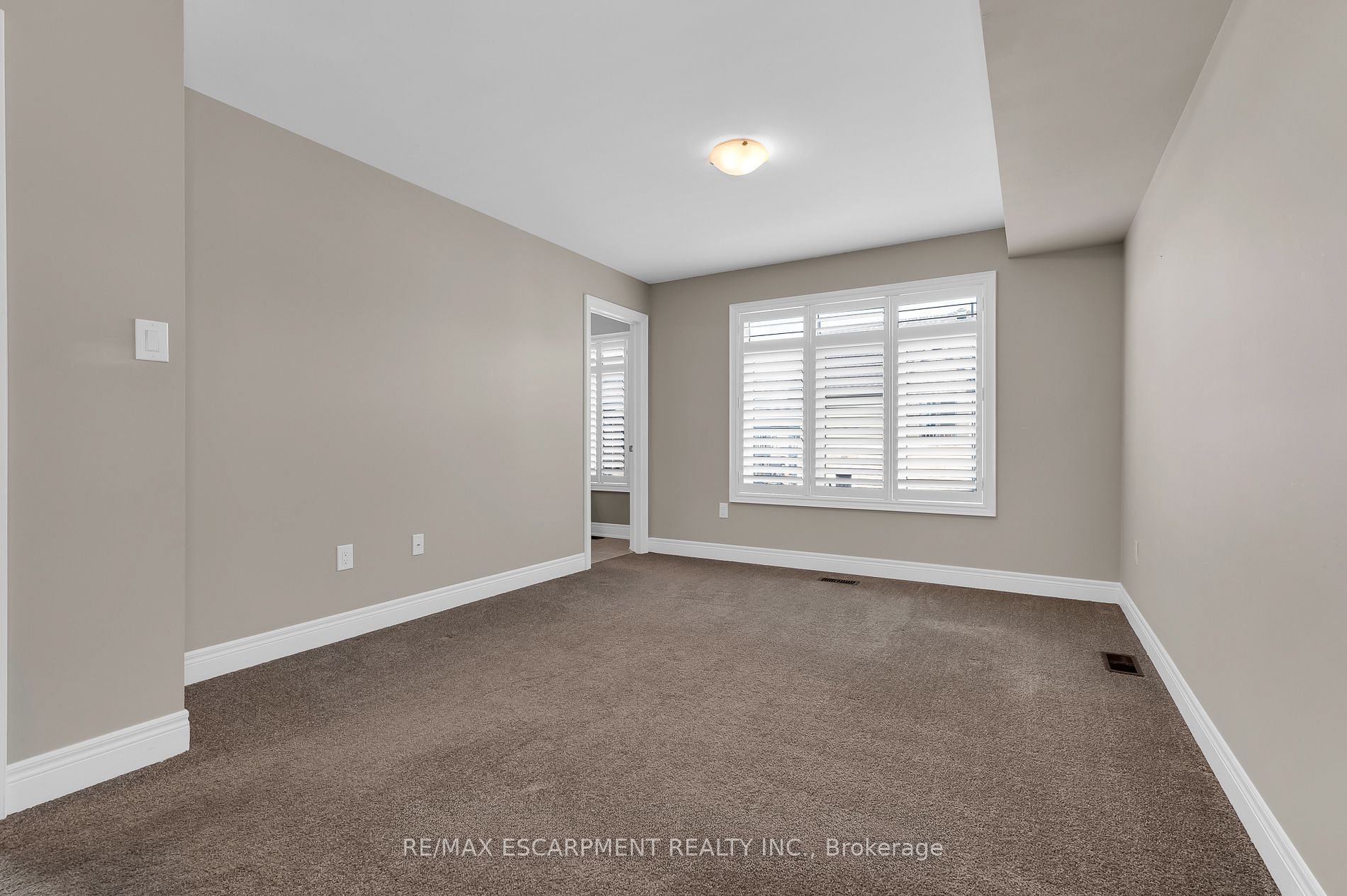 2 Waterview Lane Property Photo 7