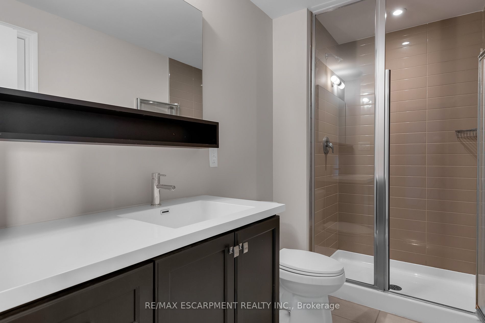 2 Waterview Lane Property Photo 9