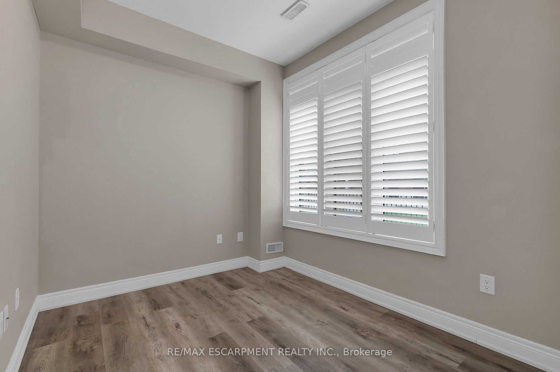 2 Waterview Lane Property Photo 12