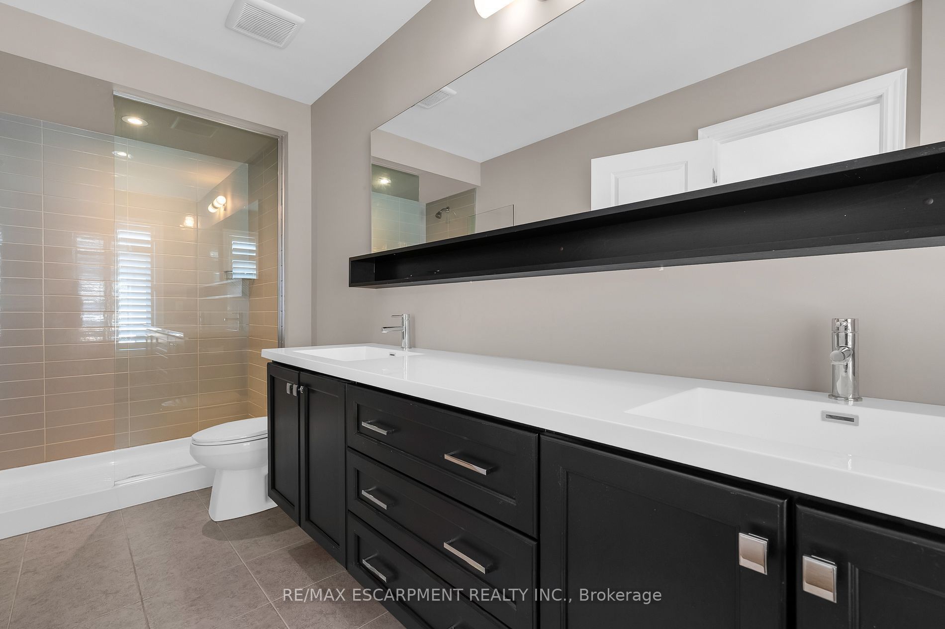 2 Waterview Lane Property Photo 14