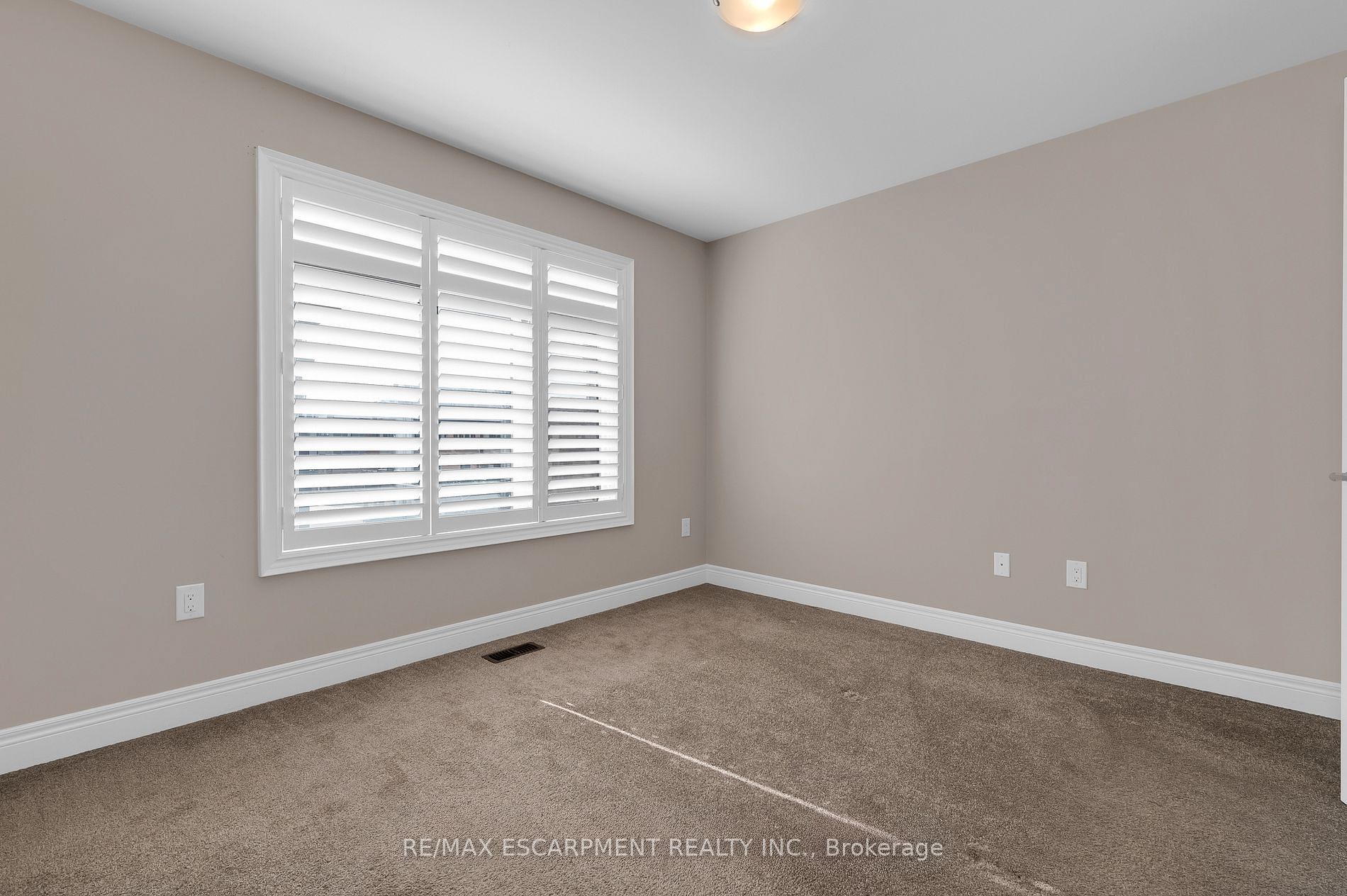 2 Waterview Lane Property Photo 15