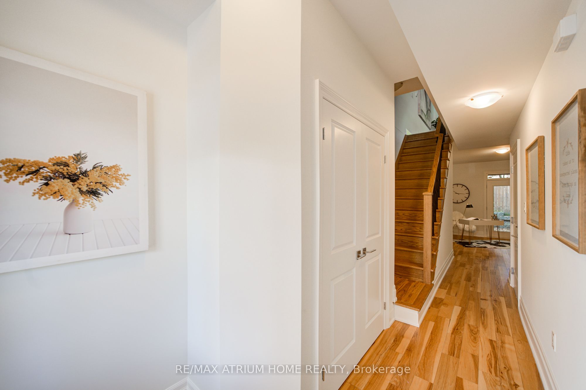111 Wilson Street E 2 Property Photo 3