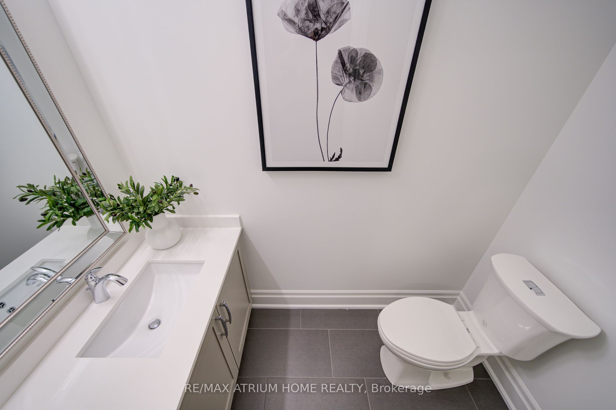 111 Wilson Street E 2 Property Photo 6