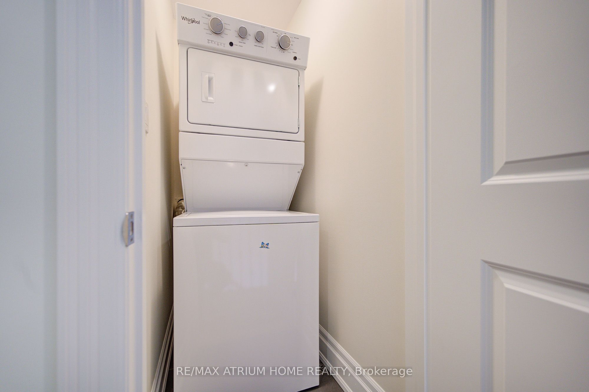 111 Wilson Street E 2 Property Photo 23