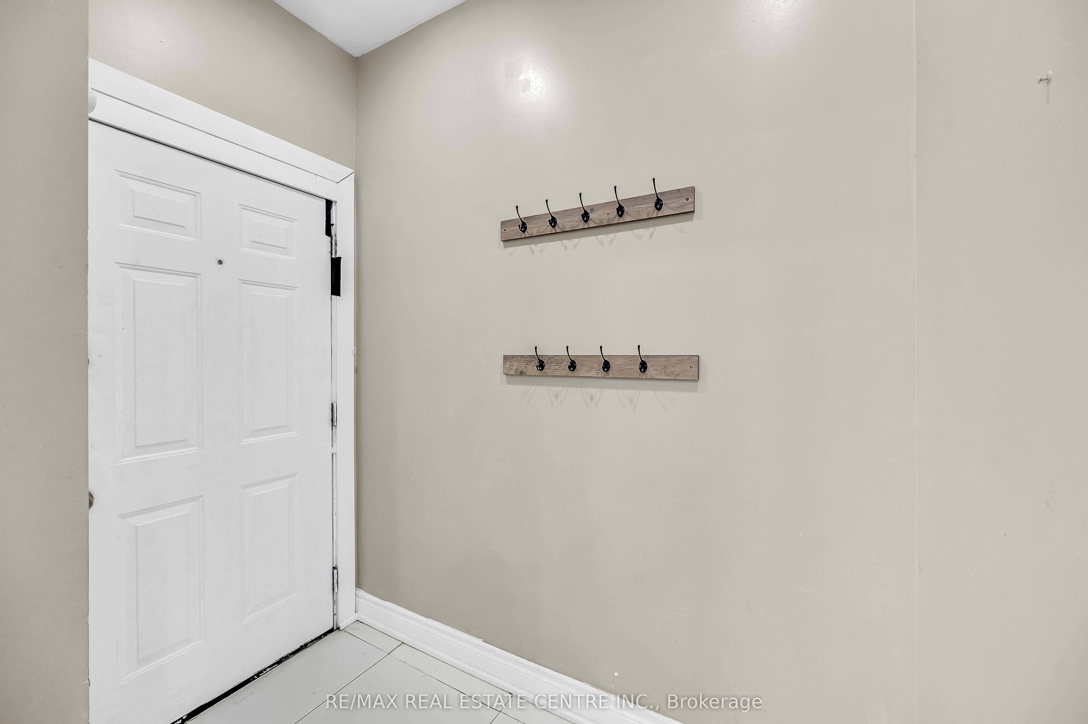 334 Cannon Street E Property Photo 3