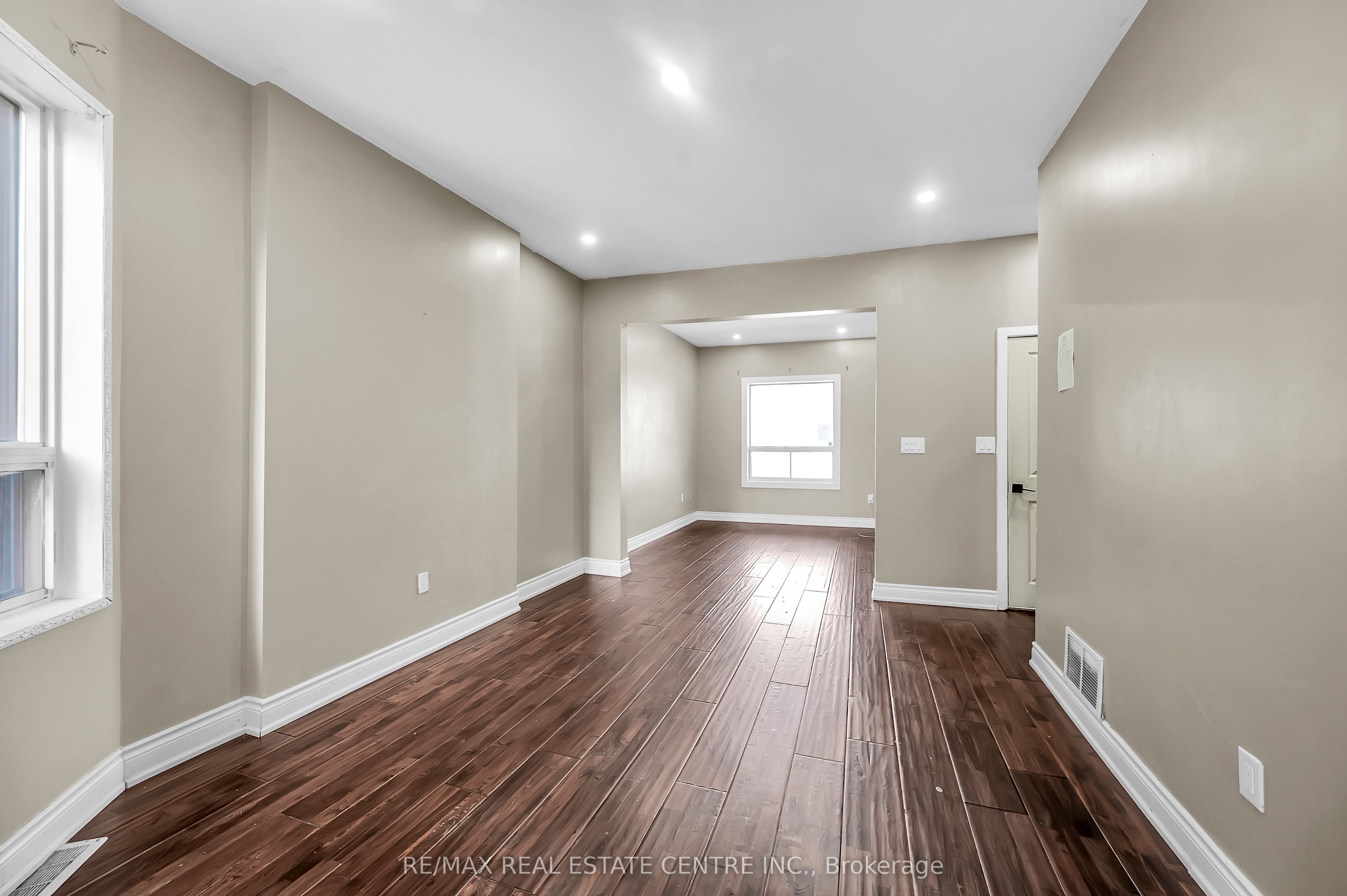 334 Cannon Street E Property Photo 9