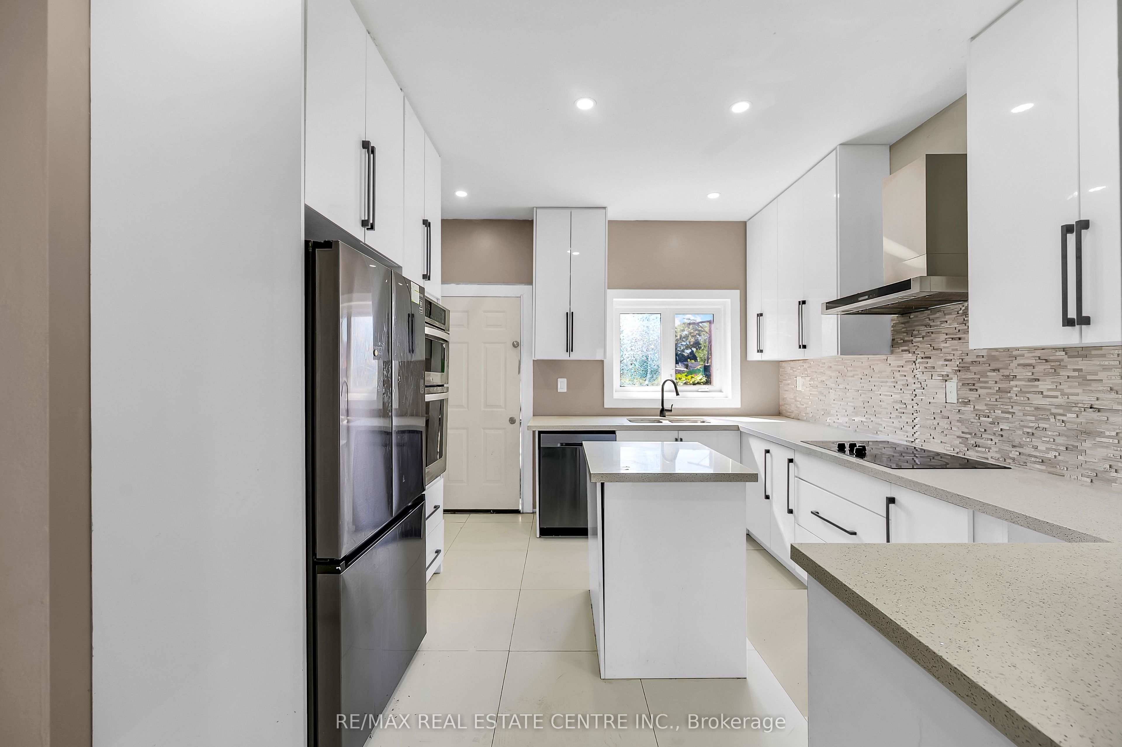 334 Cannon Street E Property Photo 10