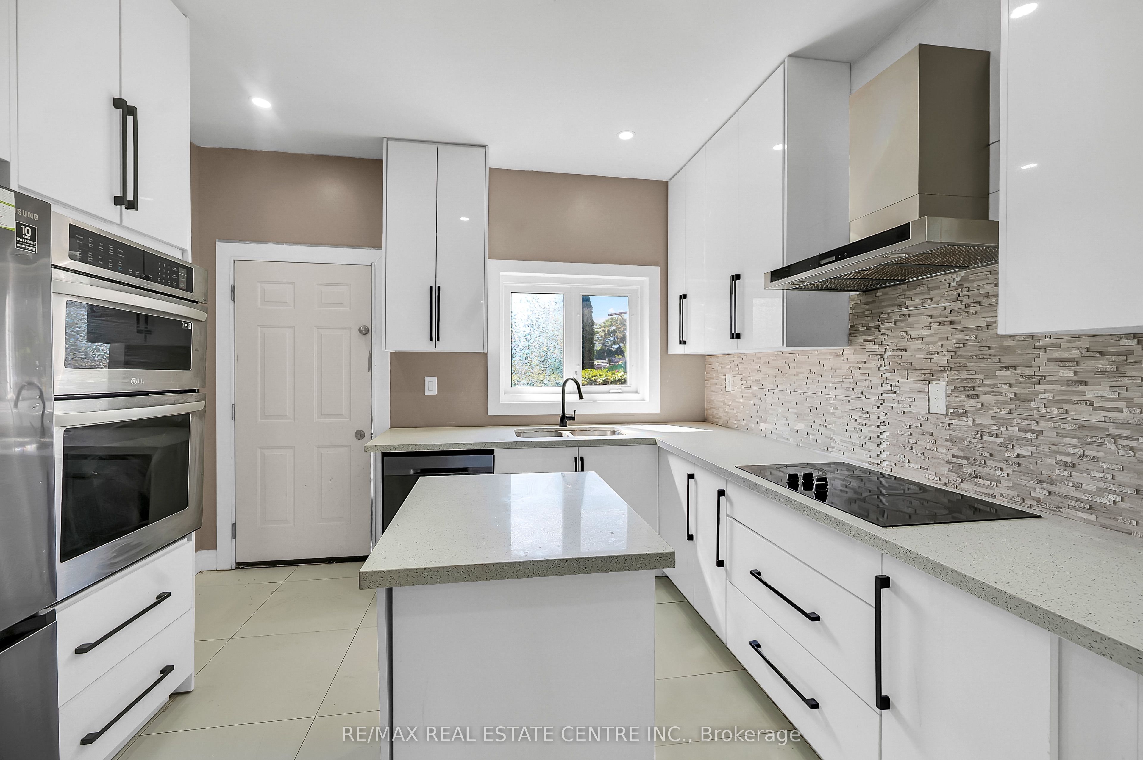 334 Cannon Street E Property Photo 11