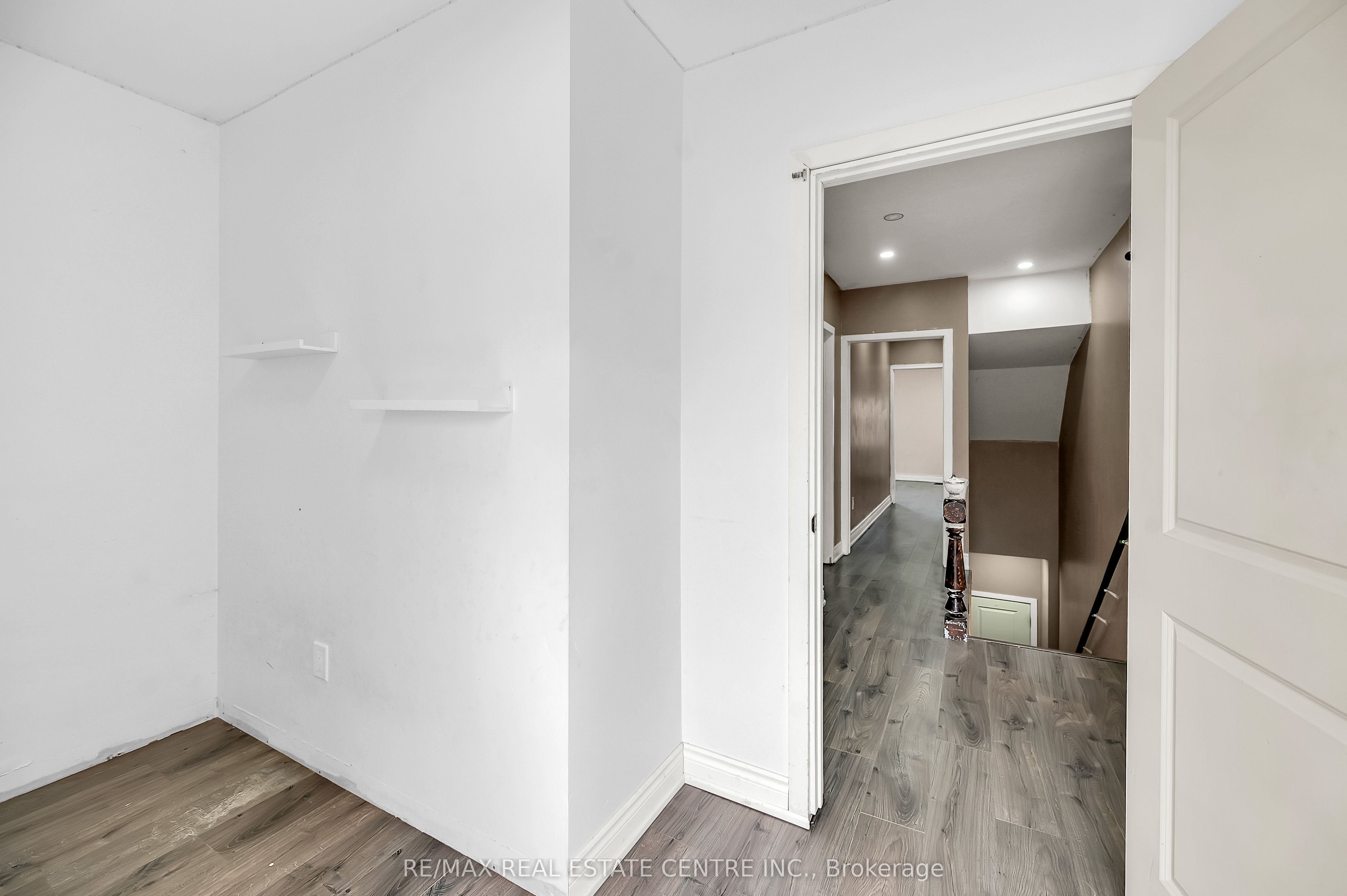 334 Cannon Street E Property Photo 18