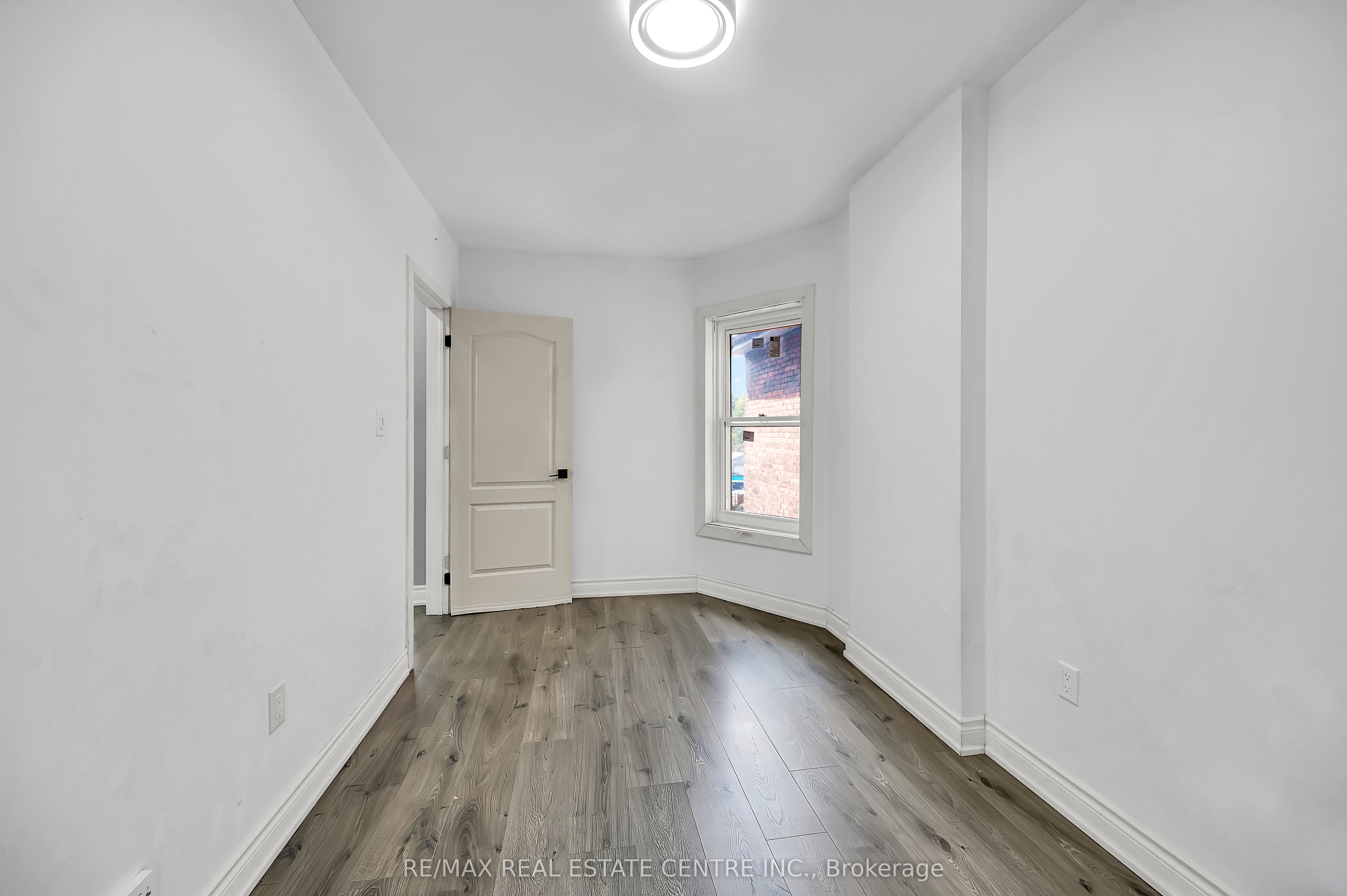 334 Cannon Street E Property Photo 23