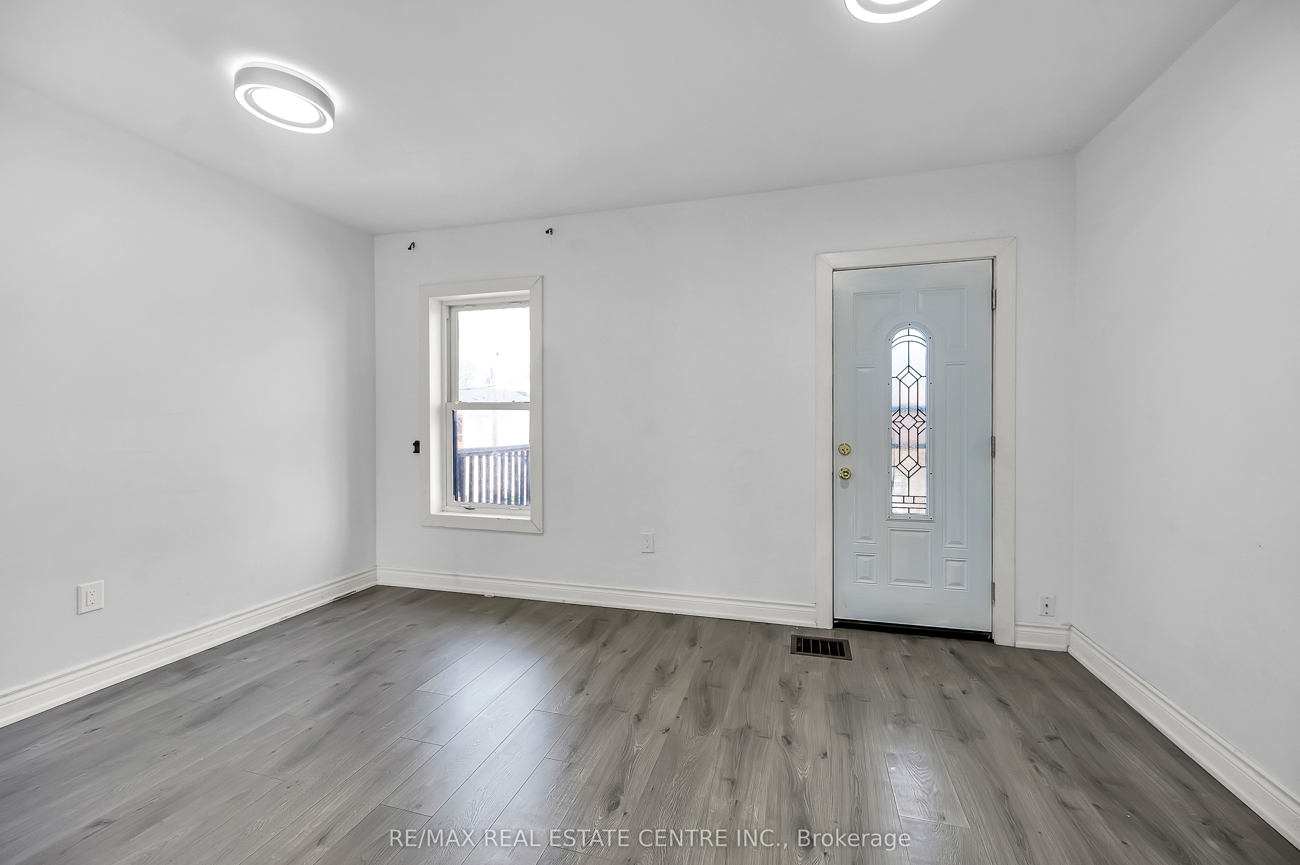 334 Cannon Street E Property Photo 24