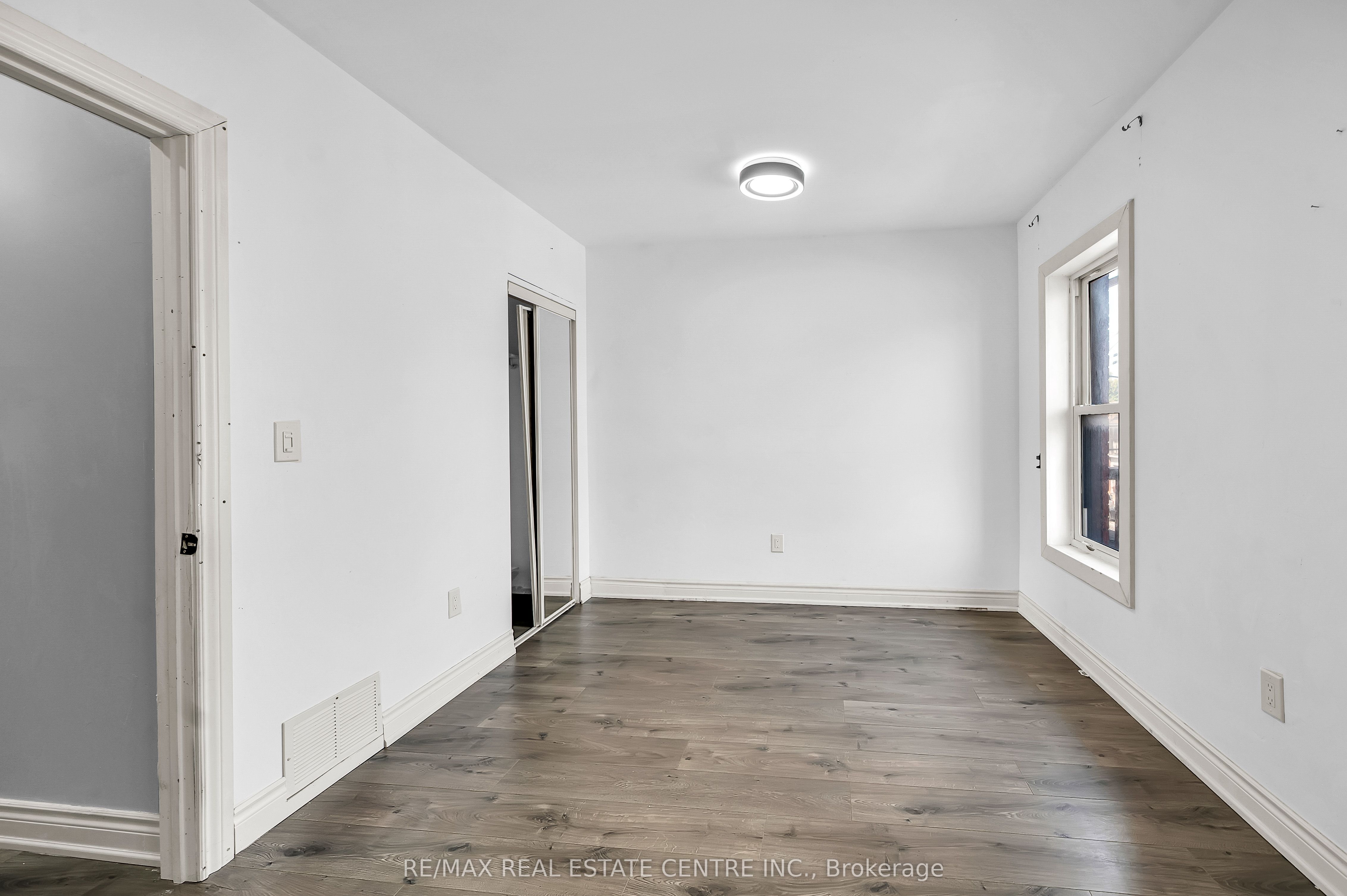 334 Cannon Street E Property Photo 25