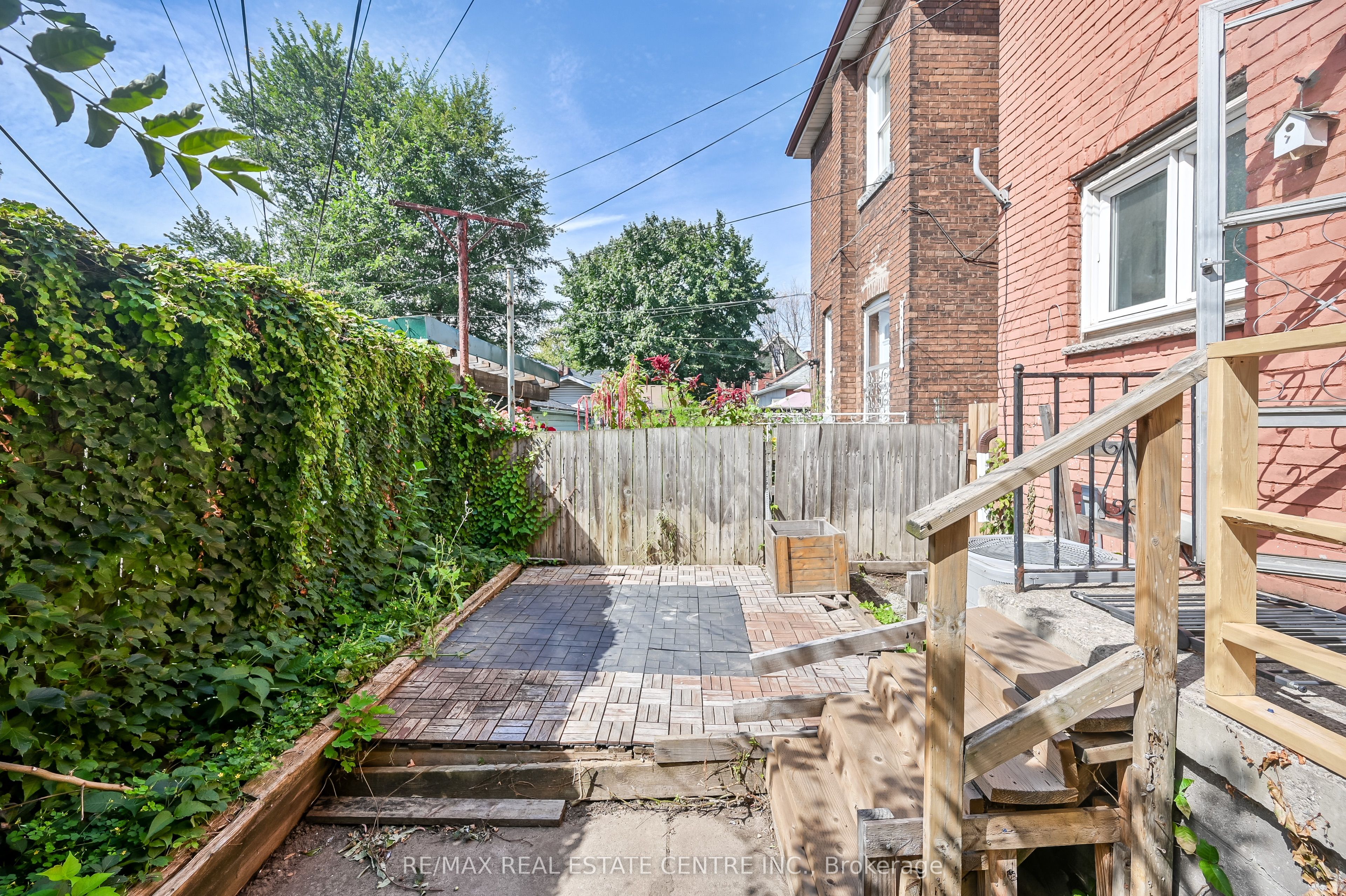 334 Cannon Street E Property Photo 34