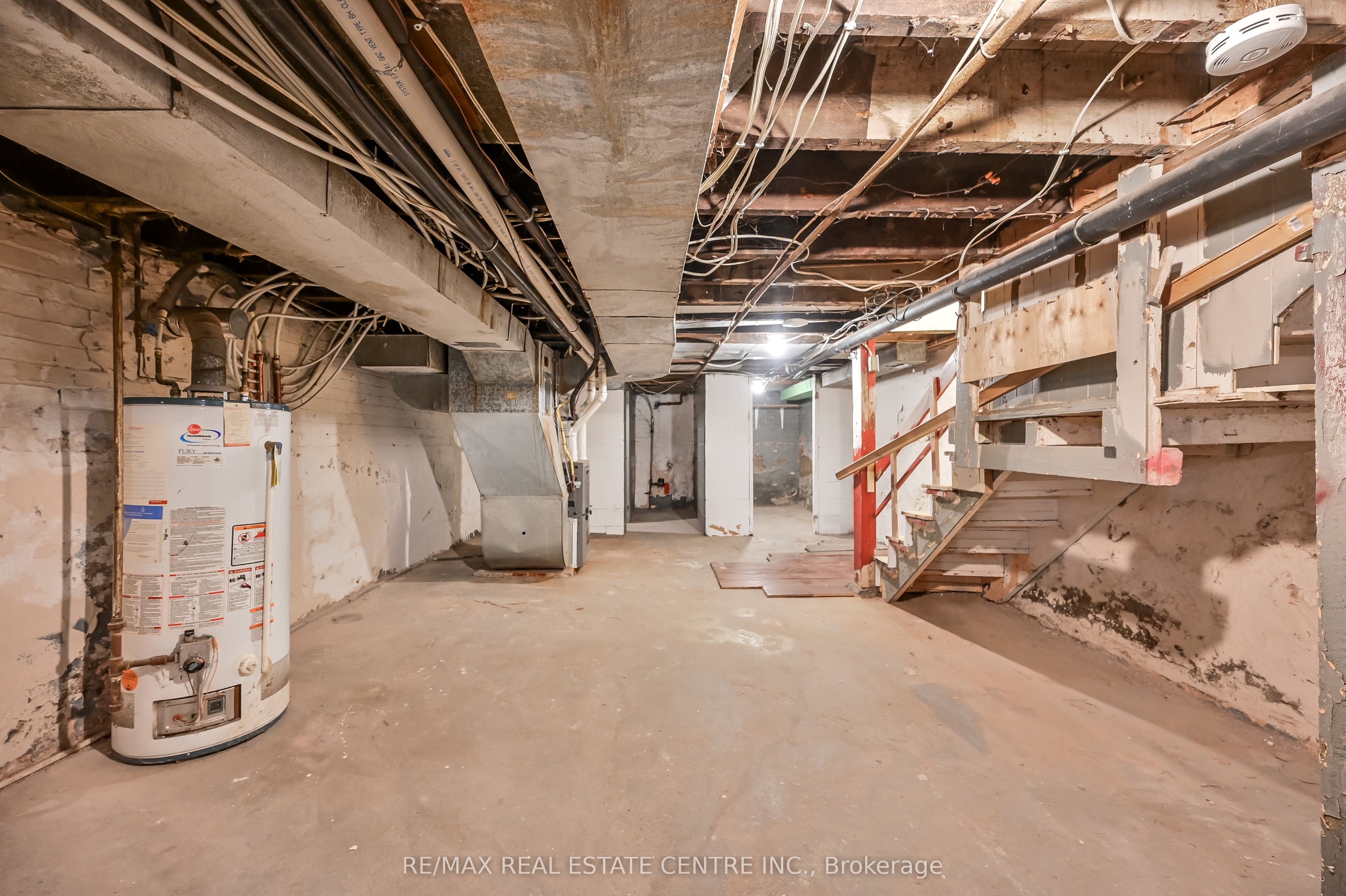 334 Cannon Street E Property Photo 39