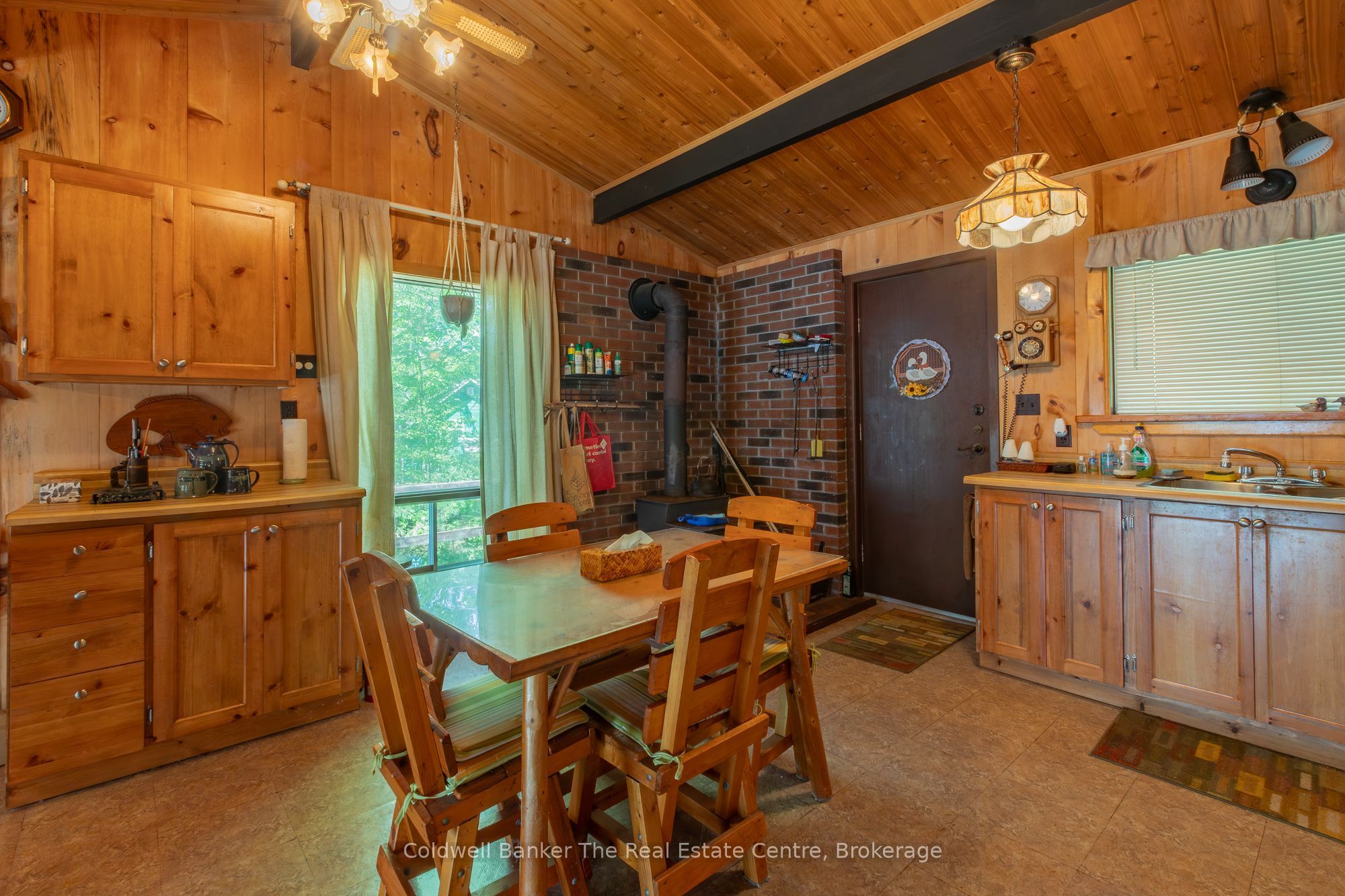 1077 Misty Lane Property Photo 5