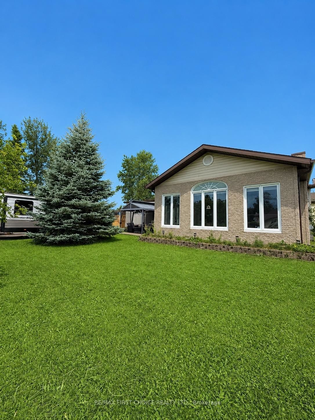 109 Clarke Avenue Property Photo 1