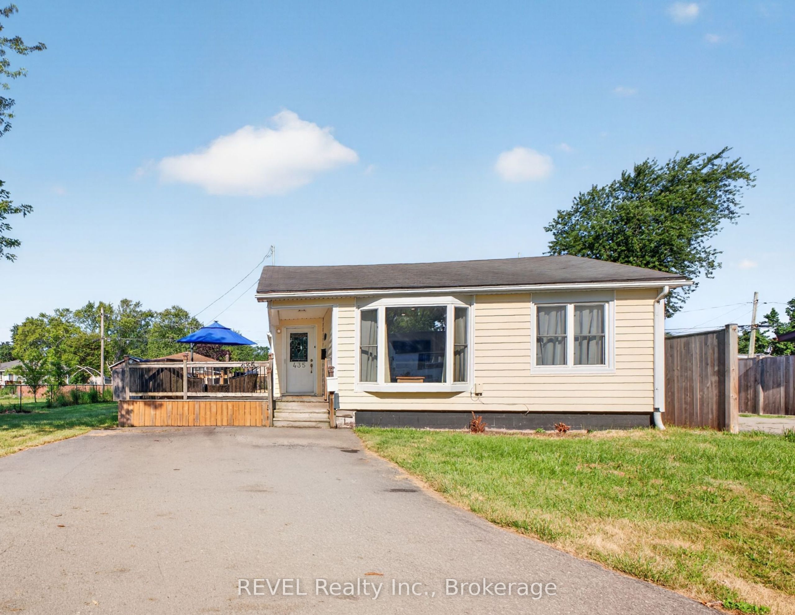 435 Grandview Road Property Photo 1